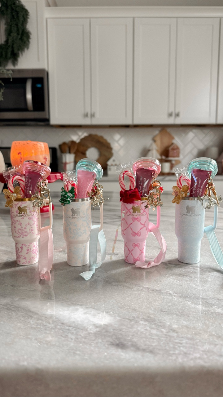 Mini burr Stanley’s 💕

These would make a fun and cute gift for a tween or teen😊🎀

Comment “BOW” and I’ll send you a 🔗✨