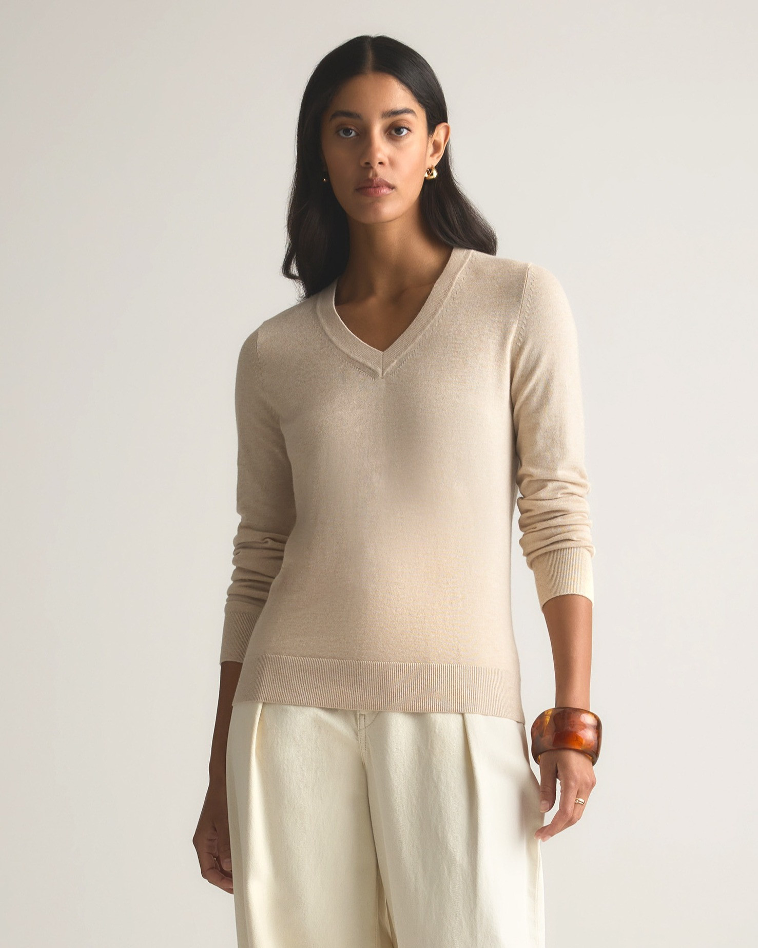 Quince | Women's Lightweight Cotton Cashmere V-Neck Sweater in Heather Oatmeal, Size XL, Organic Cotton | Quince