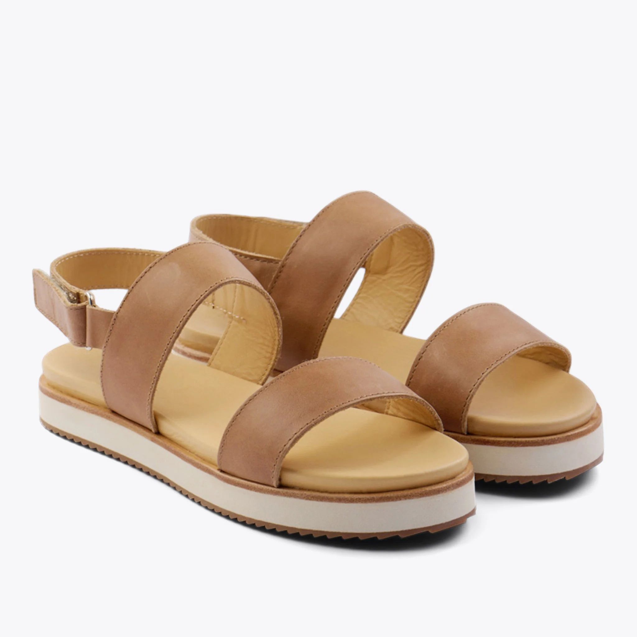Go-To Flatform Sandal Almond | Nisolo