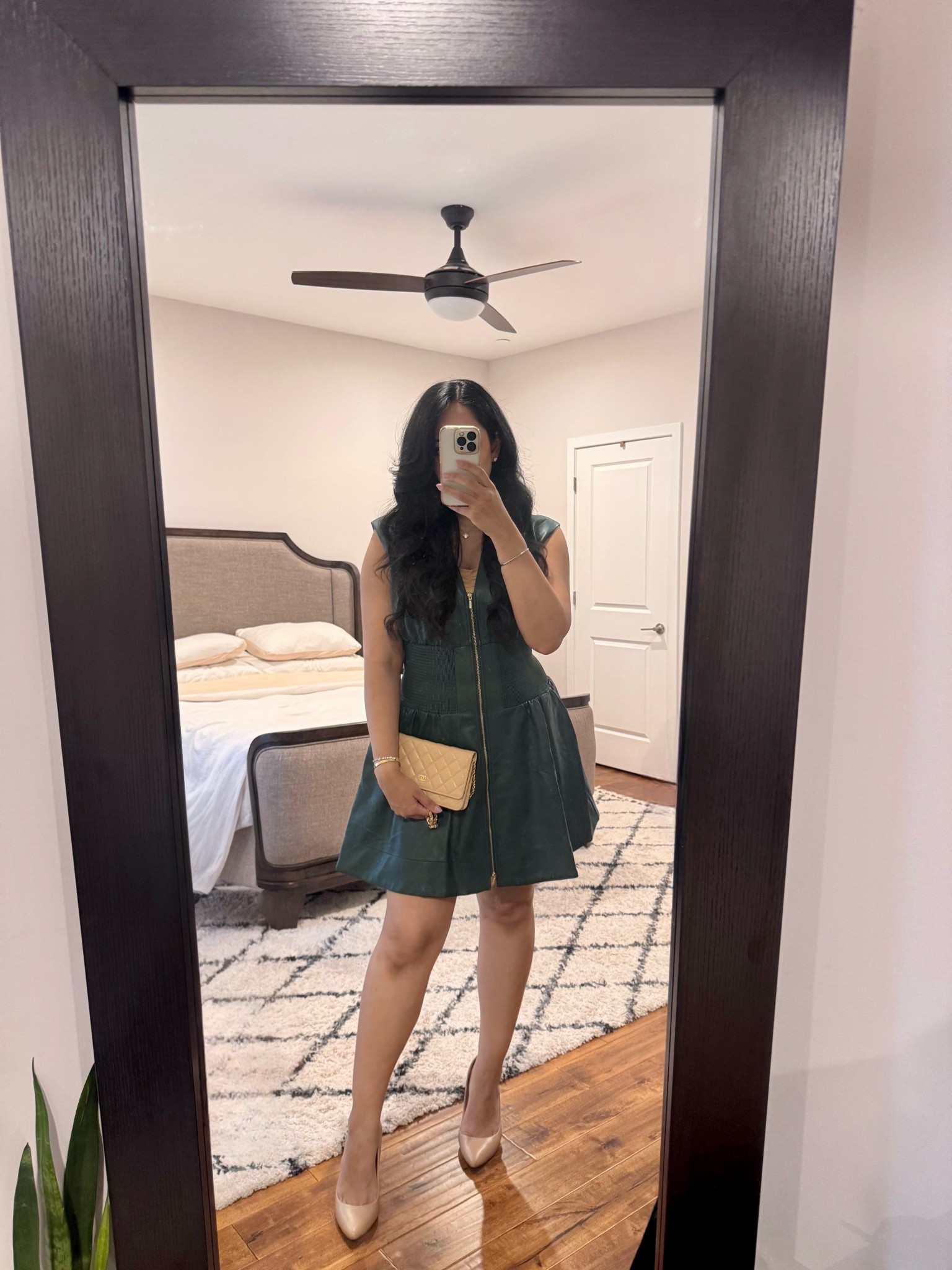 Fall cocktail attire ✨ #anthropologue #cocktaildress #fallstyle #fallfashion

anthropologie dress
green leather dress
leather dress
cocktail dress
cocktail attire 
fall style
fall fashion
fall dress


#LTKParties #LTKSeasonal #LTKNYFW