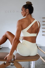 Tatiana Bralet - Oil | Cleo Harper (US)