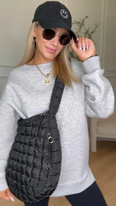 Amazon comfy outfit perfect for travel! Wearing a size s in the top and xs in the leggings!

Travel outfit, fall outfit, leggings 

#LTKSeasonal #LTKStyleTip