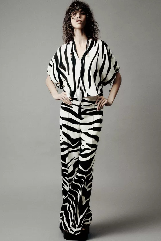 CORD NECKLACE WITH STONE LOCKET | Zara US