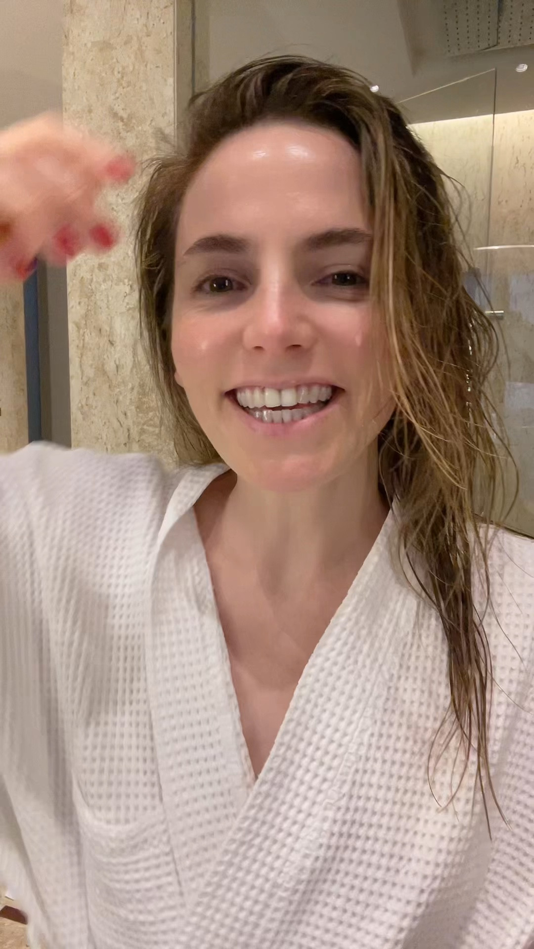 get ready with me for dinner out in Thailand with all clean, nontoxic makeup 💄  

#LTKtravel #LTKbeauty #LTKfindsunder50