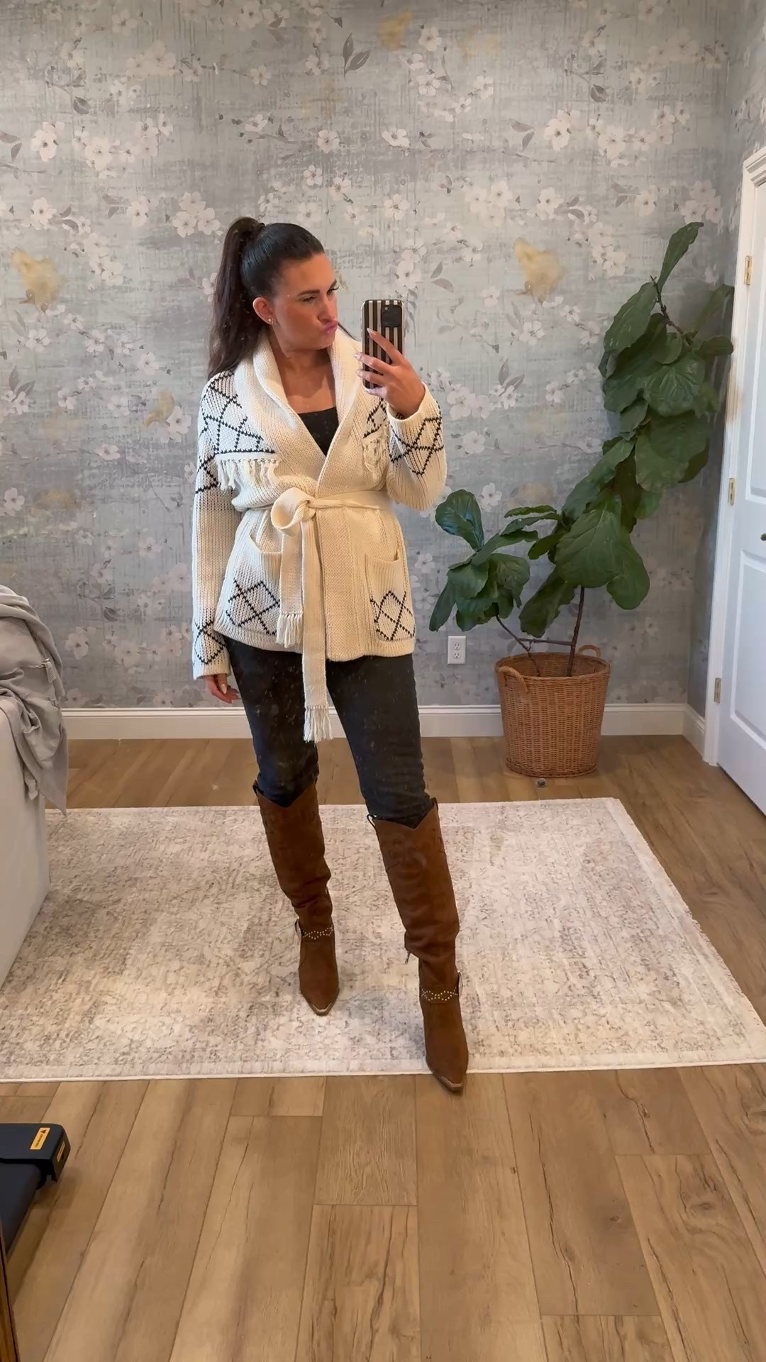 Boots are 20% off and I also have a 15% off code! CAILIN15 

#LTKSaleAlert #LTKootd #LTKSeasonal