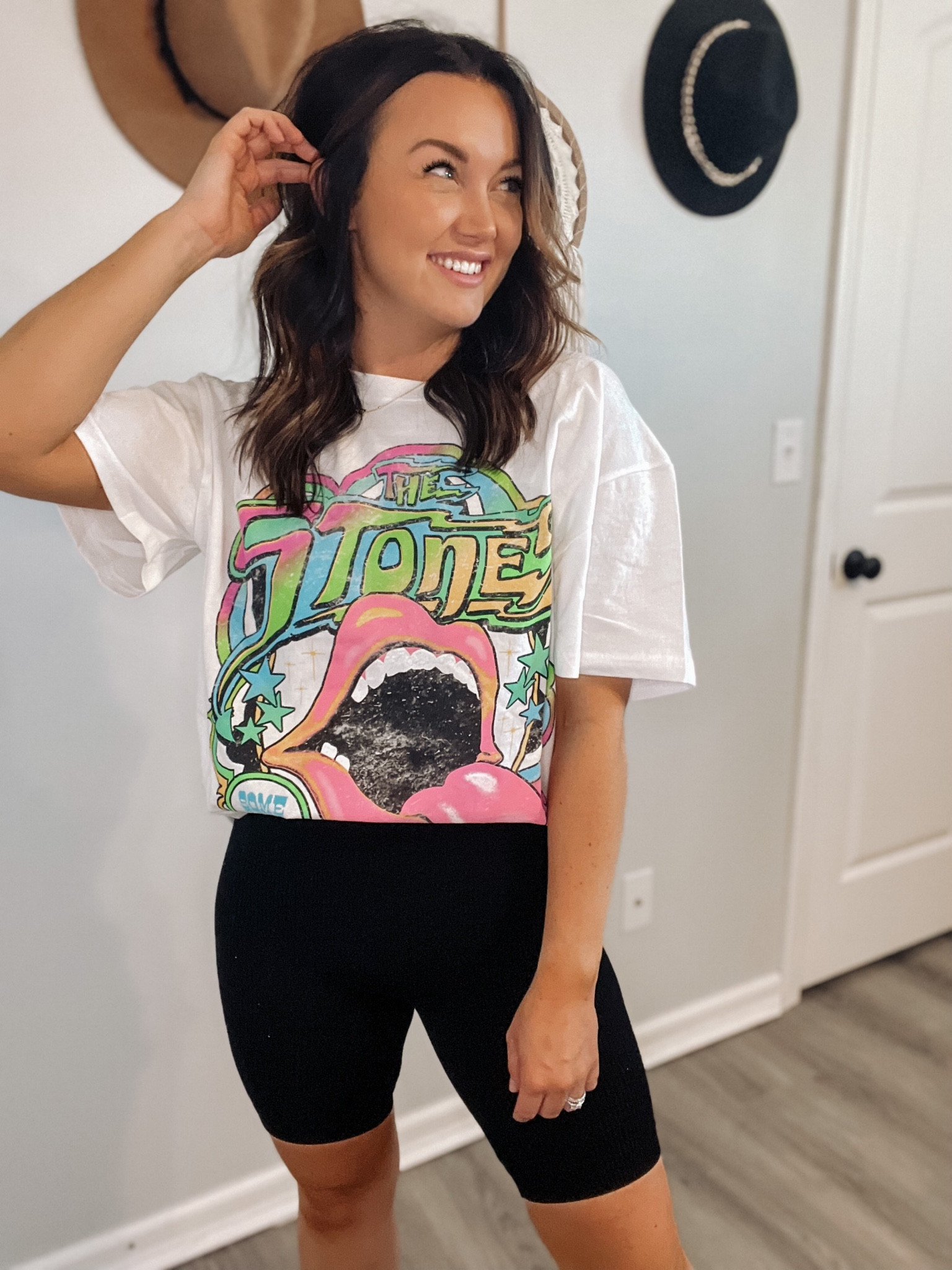 I am LOVING this neon graphic! 

#LTKstyletip