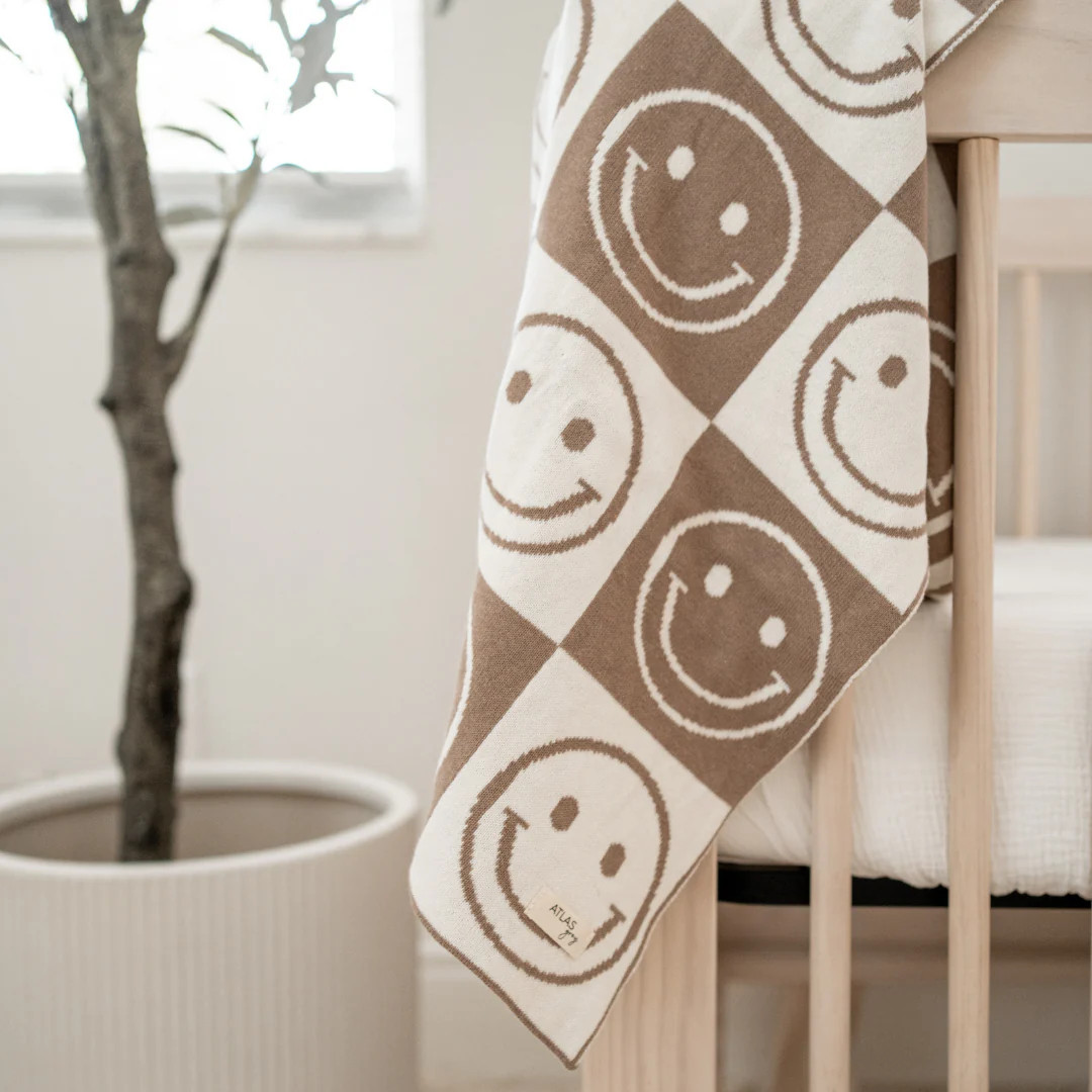 Smiley Knit Blanket | Atlas Grey