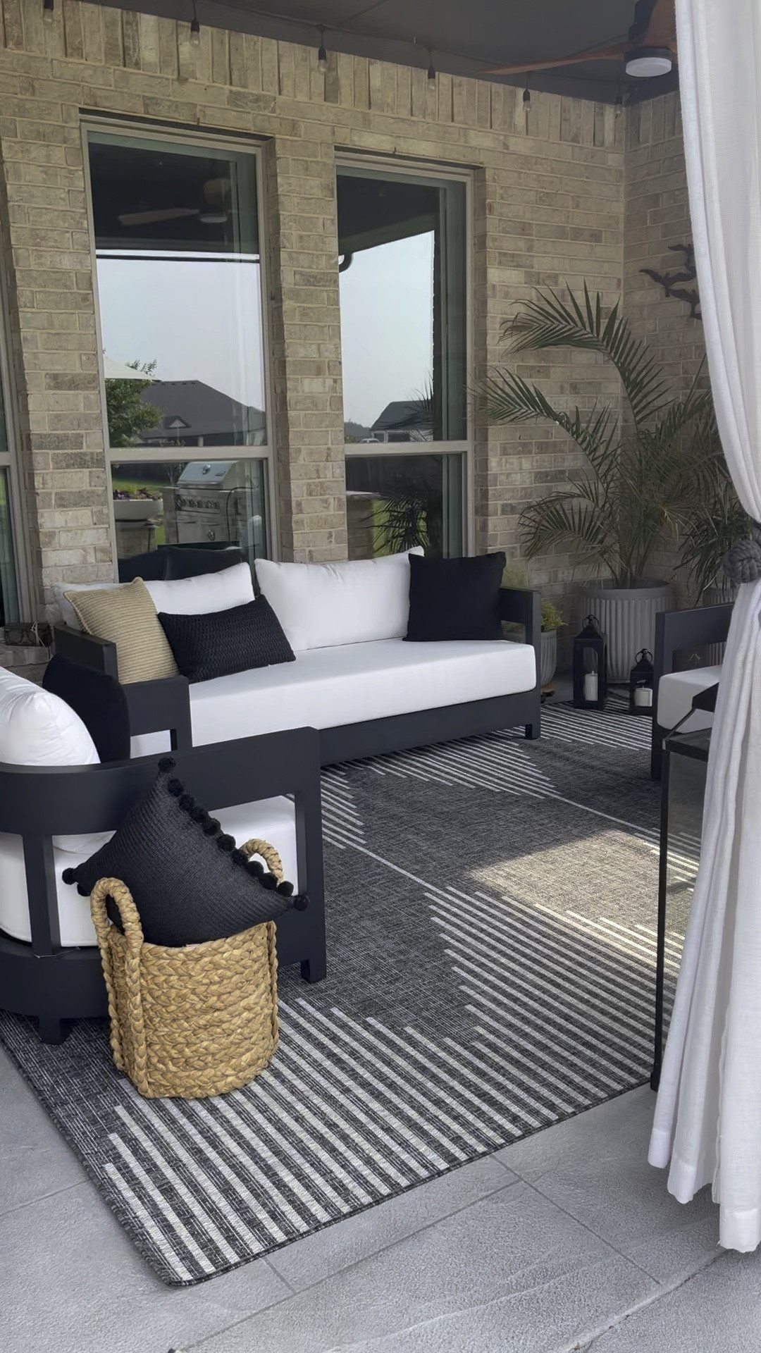 Black and white outdoor furniture

#LTKhome