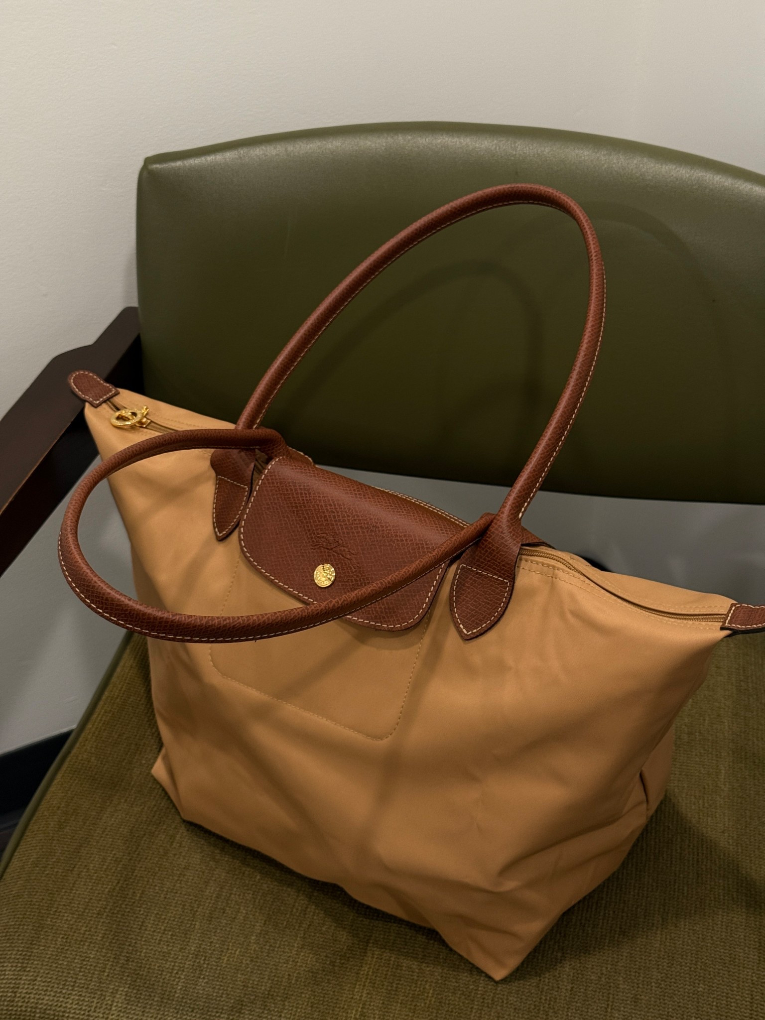 Effortless style in bag form. This timeless tote elevates even the most casual errands—structured, spacious, and quietly iconic.

#LTKItBag