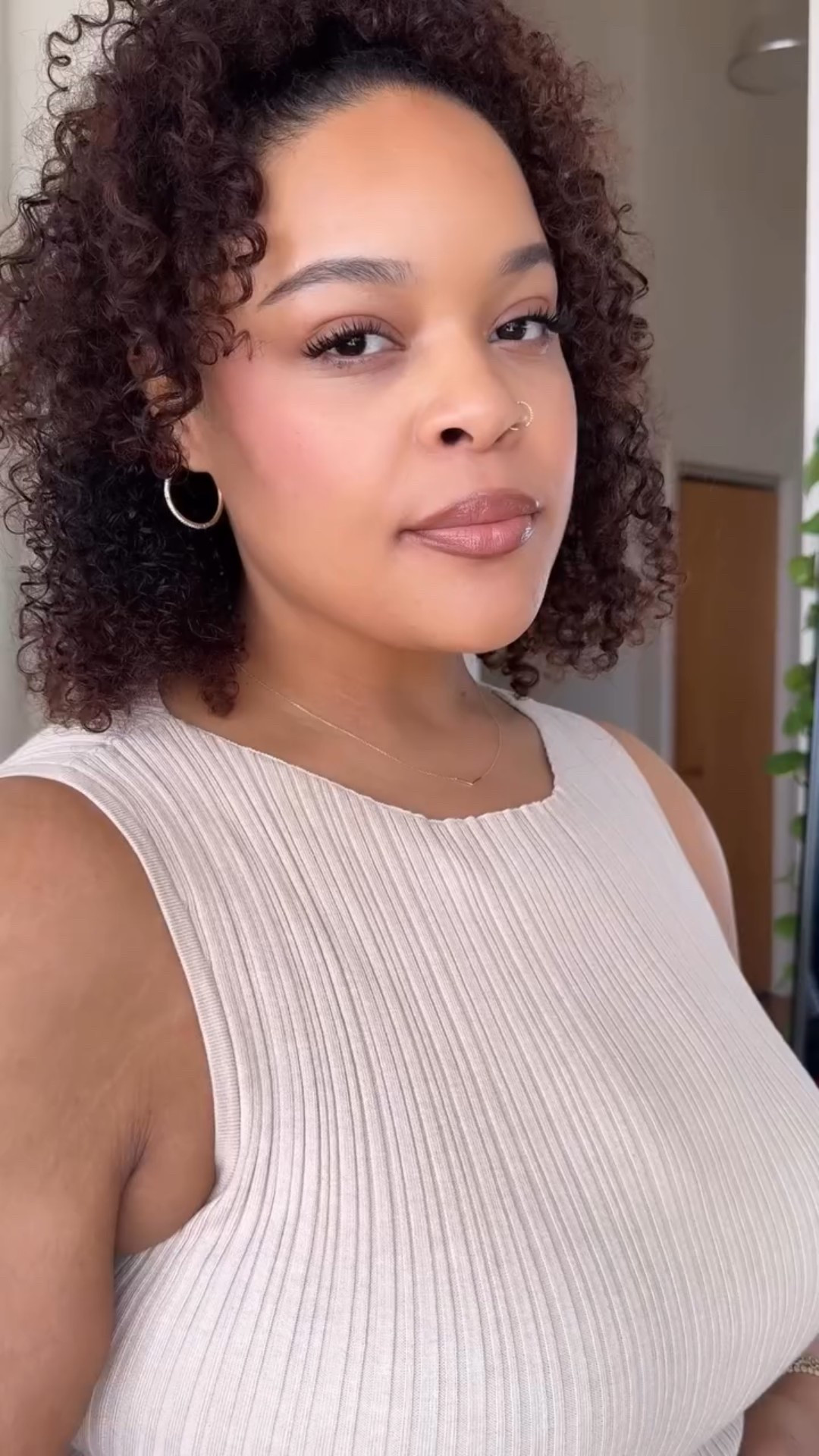 A little gold goes a long way—especially when it’s timeless. This wishbone necklace from @onequince is the kind of piece you fall in love with once and wear forever. Chic, effortless, and perfect for Valentine’s (or any day you want to feel elevated). ✨ #QuincePartner

Use my code “INFG-26VERONICAAABROWN10” to save 10% off your first purchase or find the link in my bio for more! 

https://shop.quince.com/veronicaaabrown

#luxurylifestyle #ootd #jewelry #timeless curves