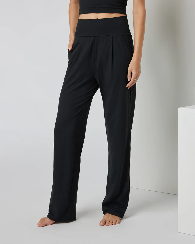 Lux At Ease Straight | Vuori Clothing (US & Canada)