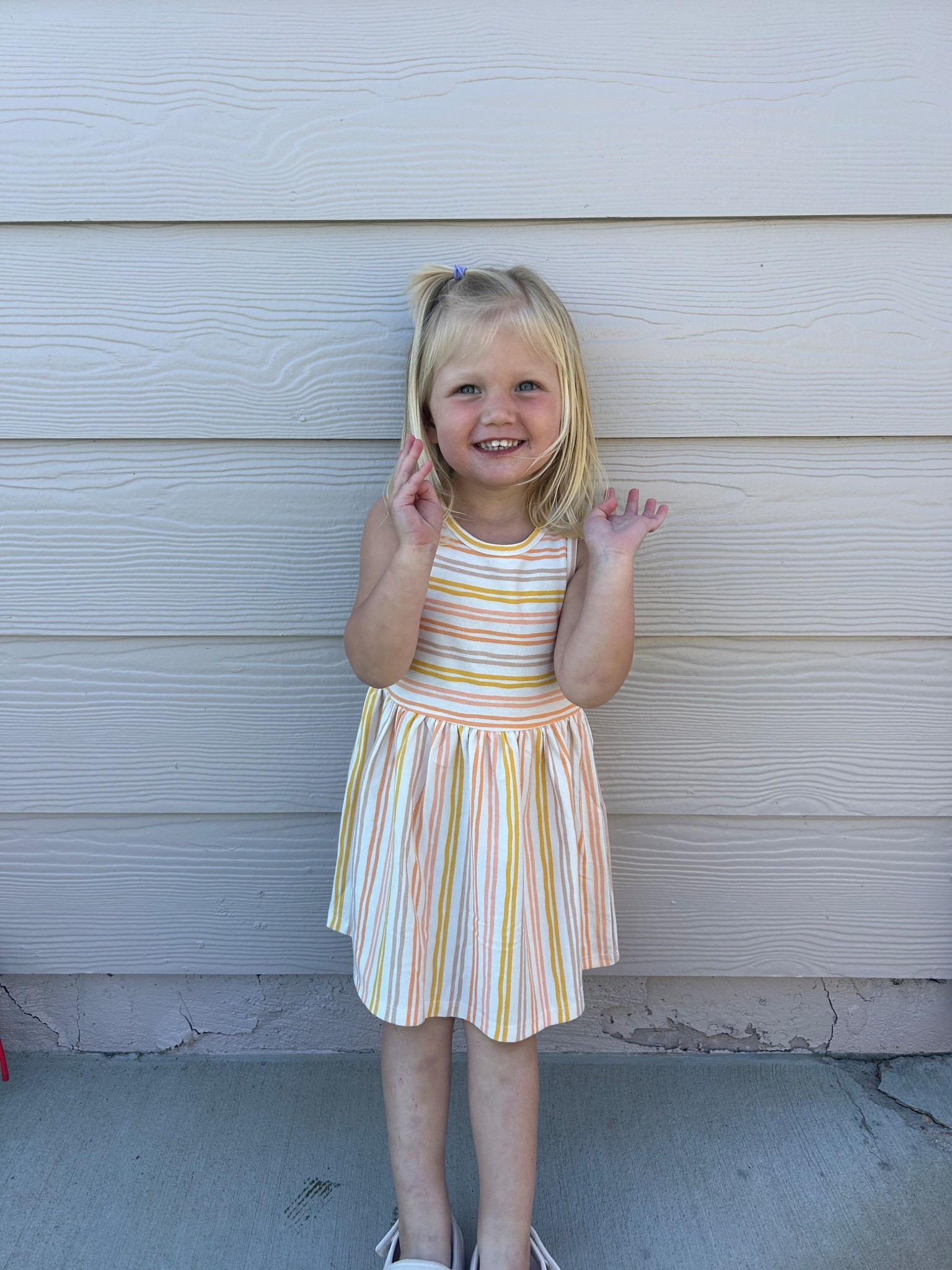 Harper’s dress is so perfect for summer and currently on sale for $5.60! ☀️🤩 