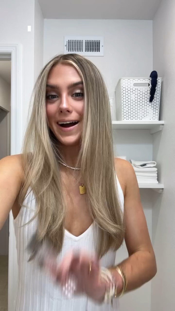 @valentino.beauty Valentino Donna Born In Roma Eau de Parfum

Fragrance Description: This is a warm floral fragrance inspired by Roman street style and edgy haute couture. A trio of jasmine flowers and sparkling blackcurrant fuse with warm vanilla and rich woods to create a scent that captures the essence of modern femininity.

#LTKWatchNow #LTKBeauty #LTKSeasonal