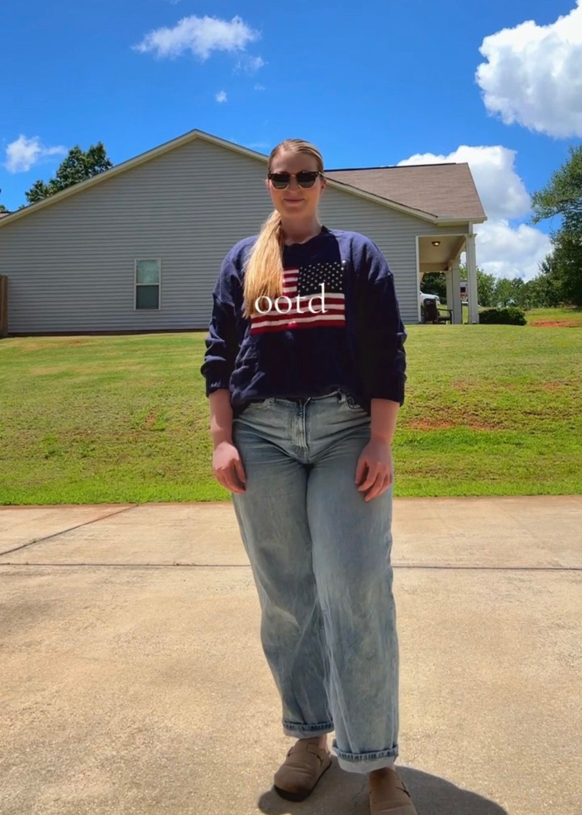 Comfy postpartum outfit, outfit for kid drop off, mom outfit 

#LTKMidsize #LTKFindsUnder50