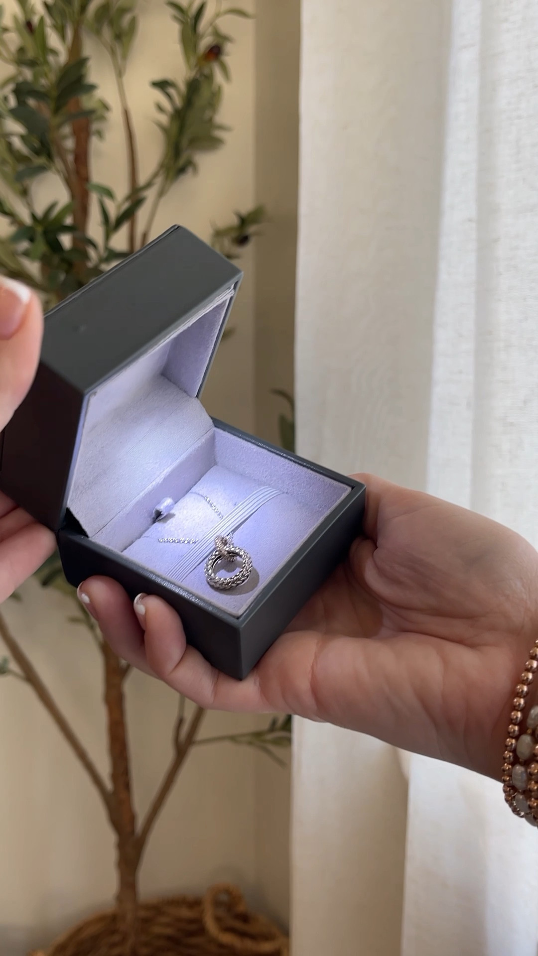 #AngaraMixedMetals #CelebrateWithColor #StyleWithAngara #Angarajewelry @angarajewelry 

#LTKStyleTip