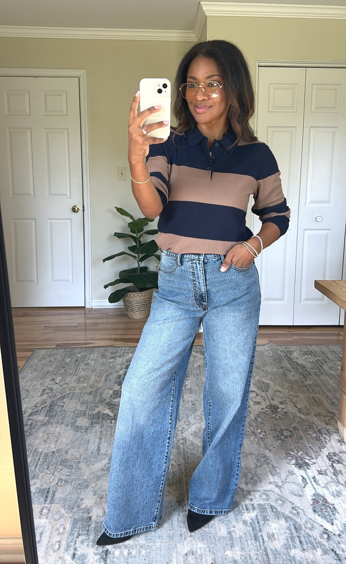 Wearing a small in the shirt. And size small/4 in the jeans the jeans run long I’m 5.5” ￼

#LTKgrwm #LTKootd #LTKOver40