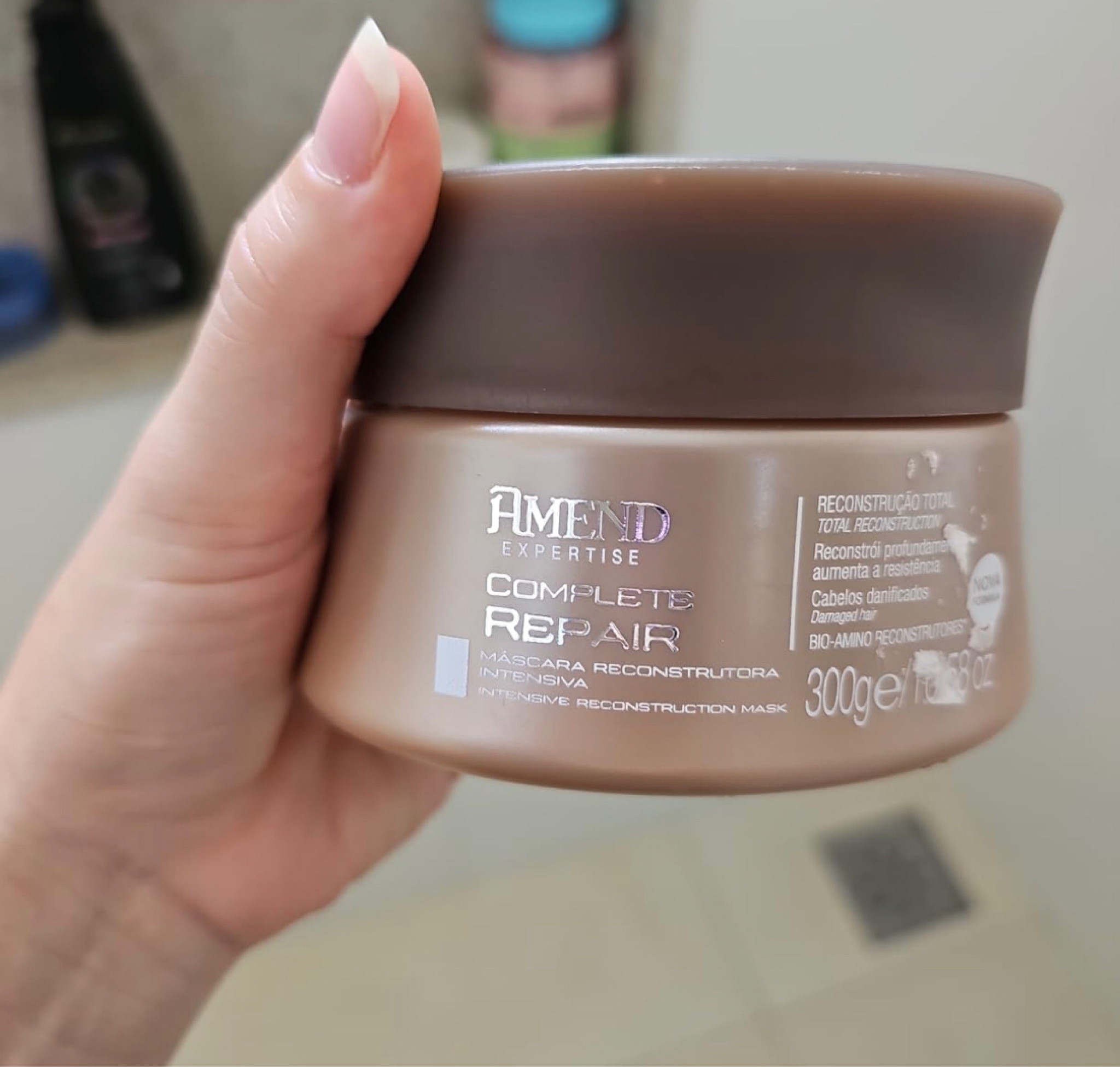 •Principais benefícios: reconstrução da fibra capilar; 

•Força e resistência à quebra; blindagem contra o frizz; proteção contra agressões externas

#LTKbrasil