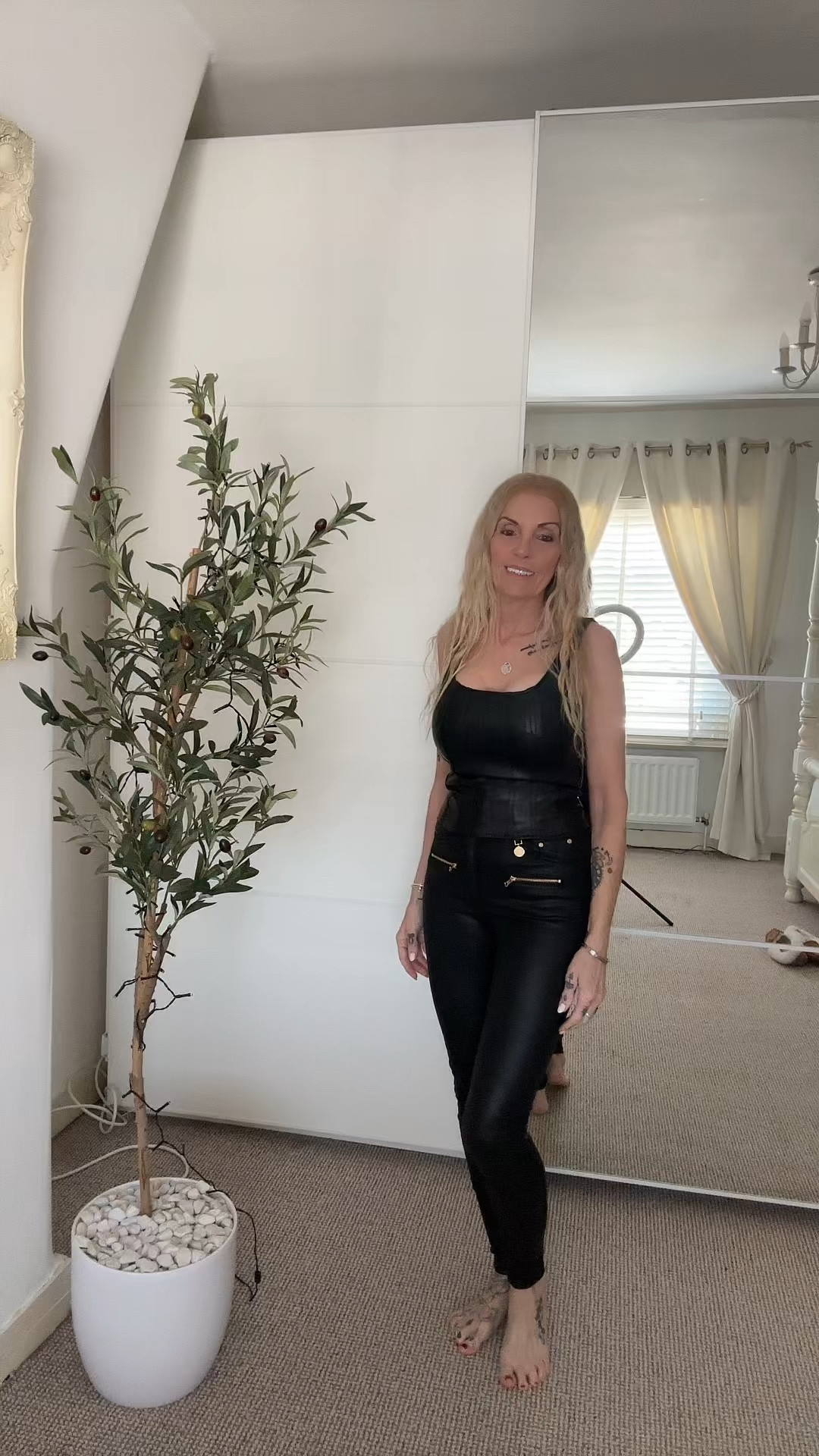 Faux leather looks 

#LTKFashionMonth #LTKdatenight #LTKstyletip