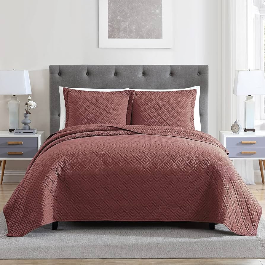 EXQ Home Quilt Set Full/Queen Size Red 3 Piece,Lightweight Soft Coverlet Modern Style Squares Pat... | Amazon (US)