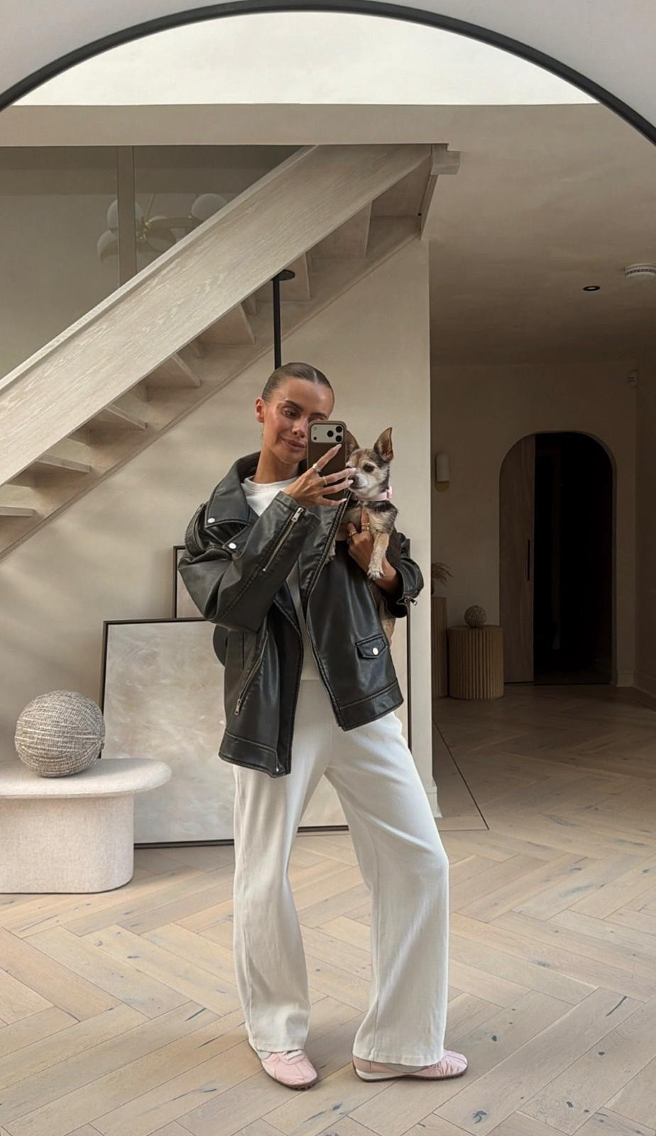 This jacket is old but I still love it! It’s so comfy!! So I’ve linked some alternatives 🖤


#LTKeurope #LTKspring #LTKuk