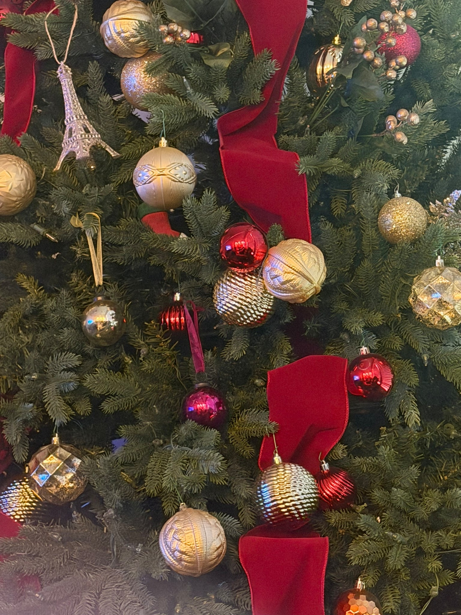 Christmas tree decor || ornaments || mine are old but I linked some similar ones that are just as nice 

#LTKSaleAlert #LTKHoliday #LTKFindsUnder100