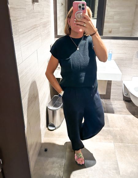 🛫Todays travel outfit!! Comes in a ton of colors!
*Fit Tip- runs TTS. I’m wearing a small and for reference I’m 5’2 and 128lbs.

#traveloutfit #travelstyle #outfit #comfy #amazonfashion 

#LTKFind #LTKunder50 #LTKtravel