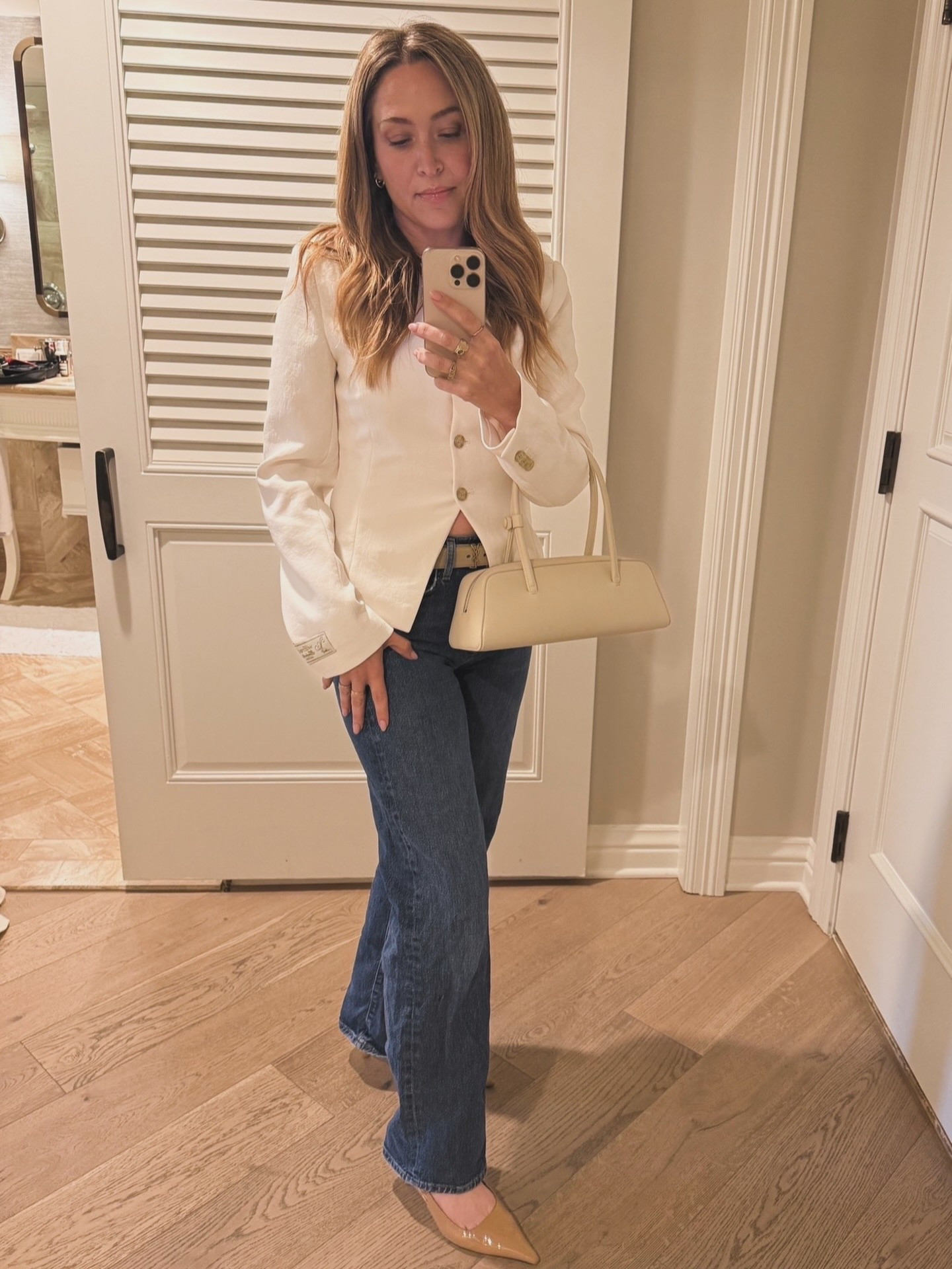 Cream capsule🍦🤍🥛

www.JESSICAMANEY.com

#neutrals #capsulewardrobe #cream #stylist #ootd

#LTKOver40 #LTKmomlife #LTKootd