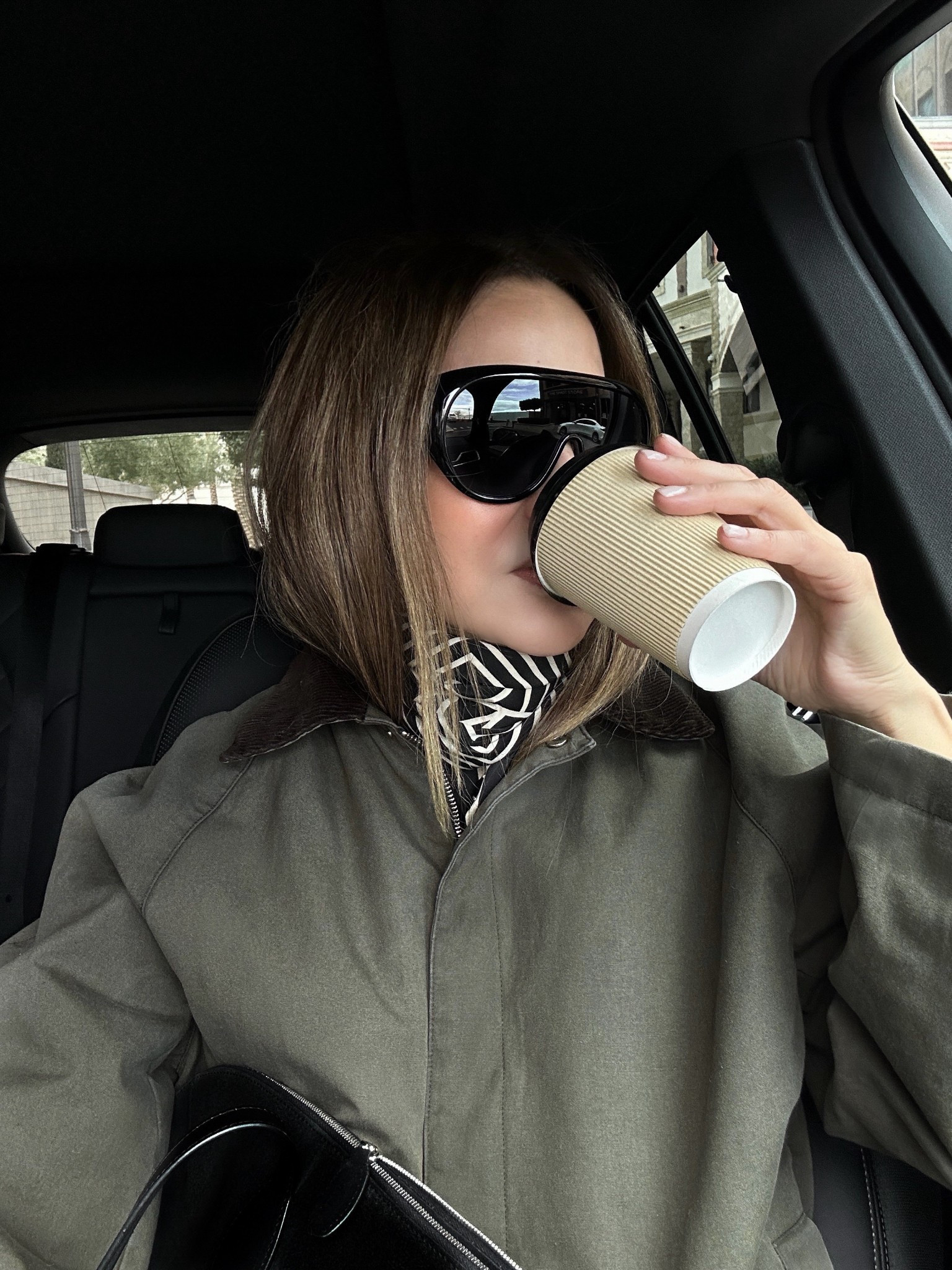 Rainy days + coffee dates 