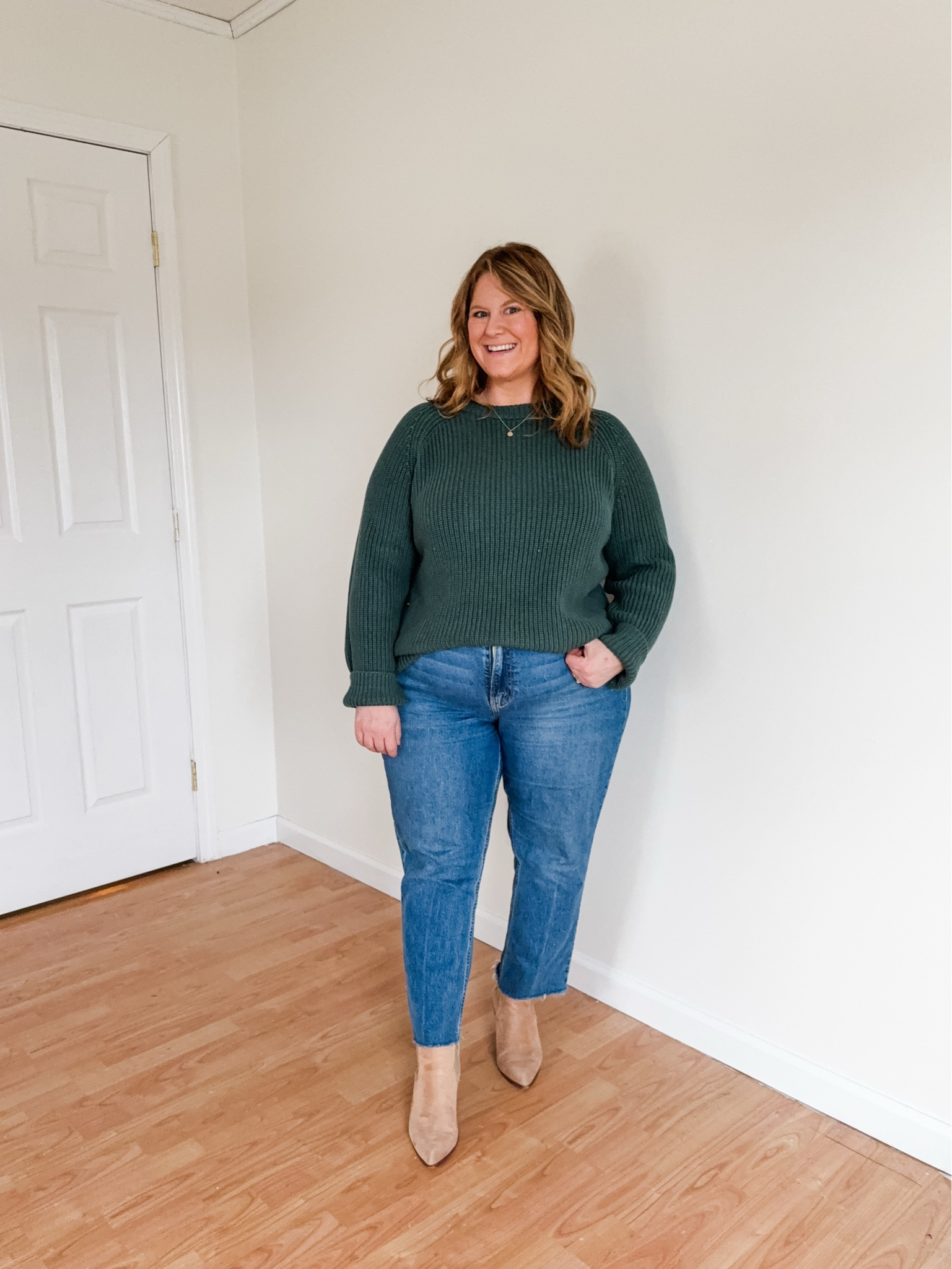 I sized up to a 1x in my sweater but could also do an XL.  Wearing a 33 short in my jeans 

#LTKPetite #LTKSeasonal #LTKMidsize