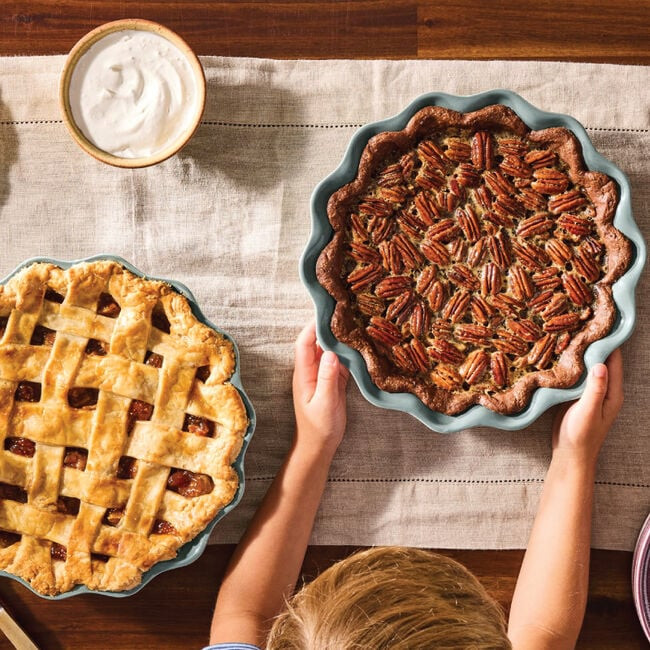 Heritage Fluted Pie Dish | Le Creuset