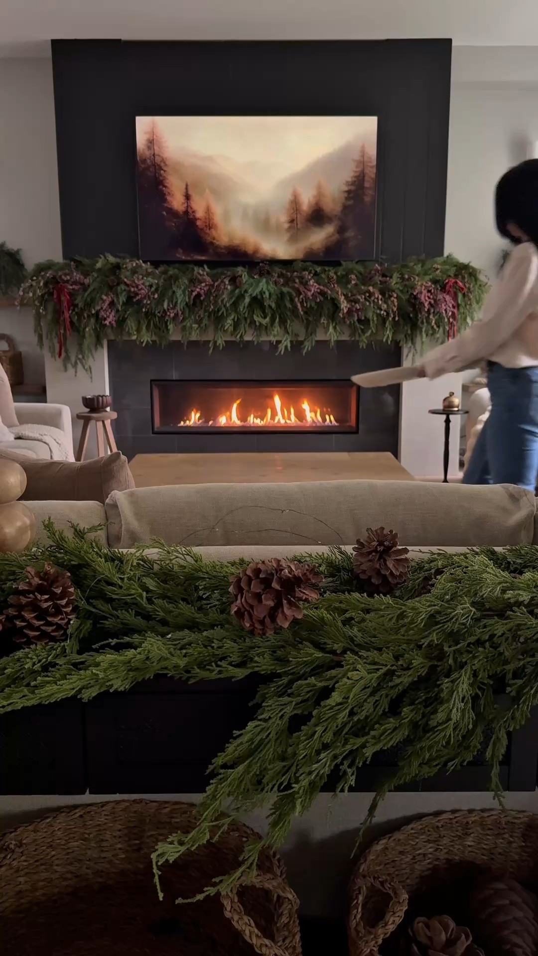 Styling the coffee table with a winter/ holiday centerpiece..
Love this natural/rustic  but elegant look✨✨
Holiday home
Christmas decor 

#LTKHoliday #LTKHome #LTKSeasonal