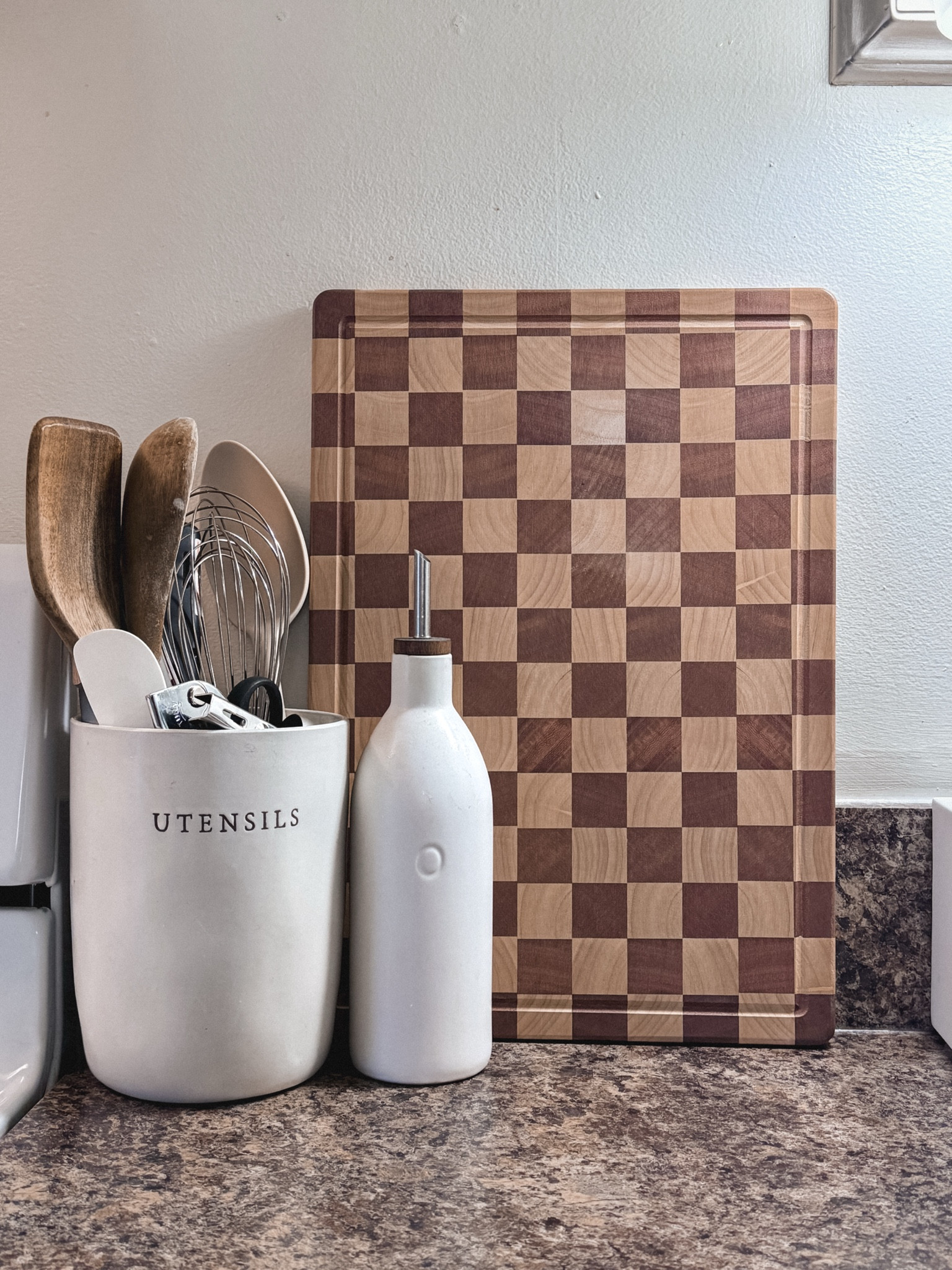 out with the Christmas decor and in with our everyday favorites ✨ I just found this checkerboard on sale on Amazon and am OBSESSED. It looks so good styled on my kitchen counter! #kitchen #kitchendecor #checkerboard #cuttingboard

#LTKHome #LTKFindsUnder50