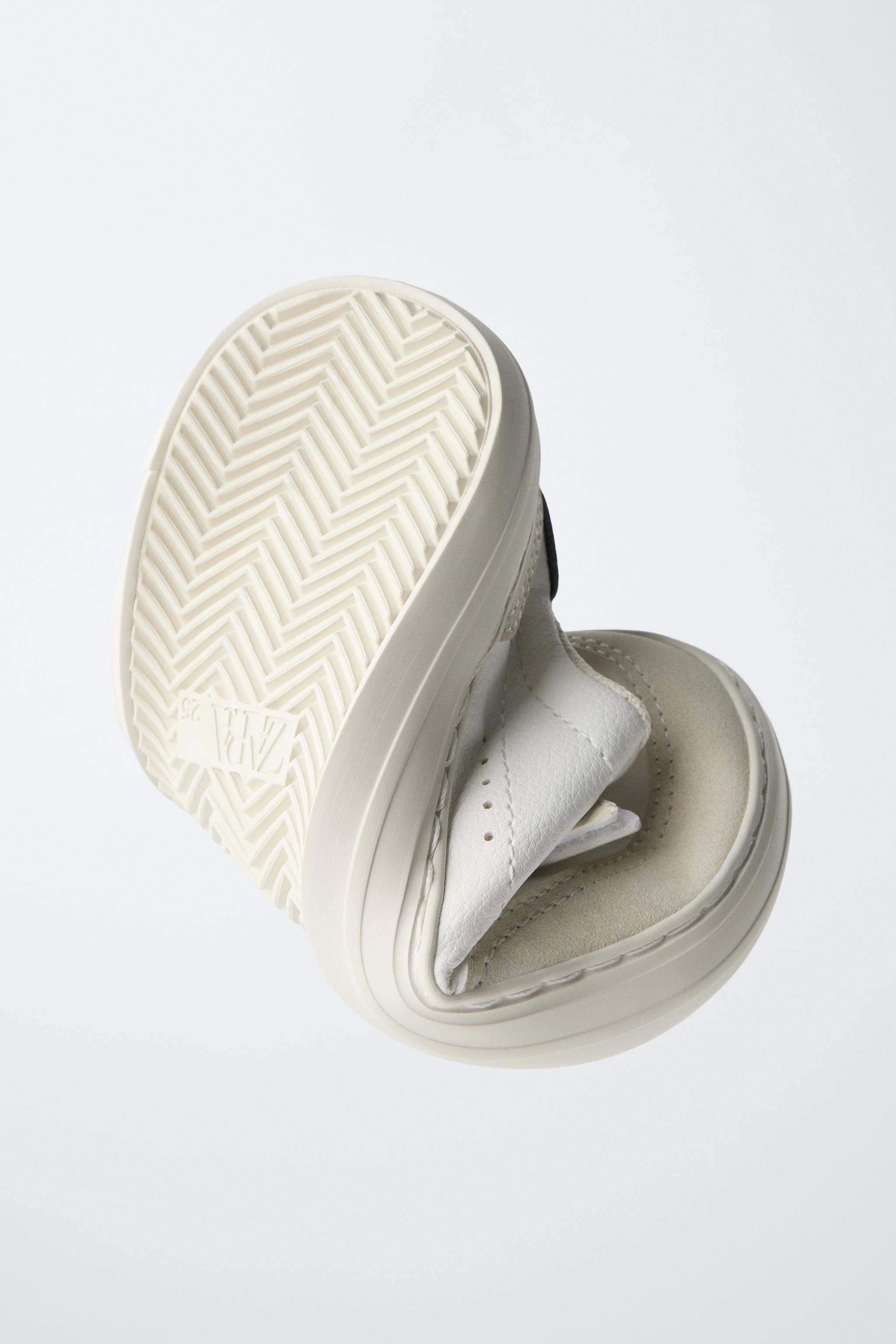 CONTRAST BAREFOOT SNEAKERS | Zara US
