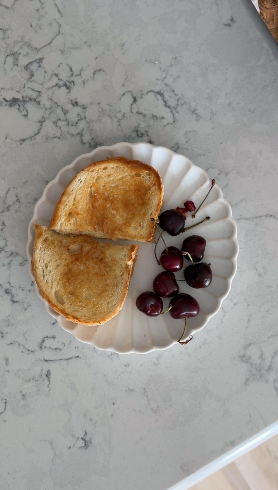Link for our everyday plates (these are the smaller ones) I have the dinner size also

#LTKHome