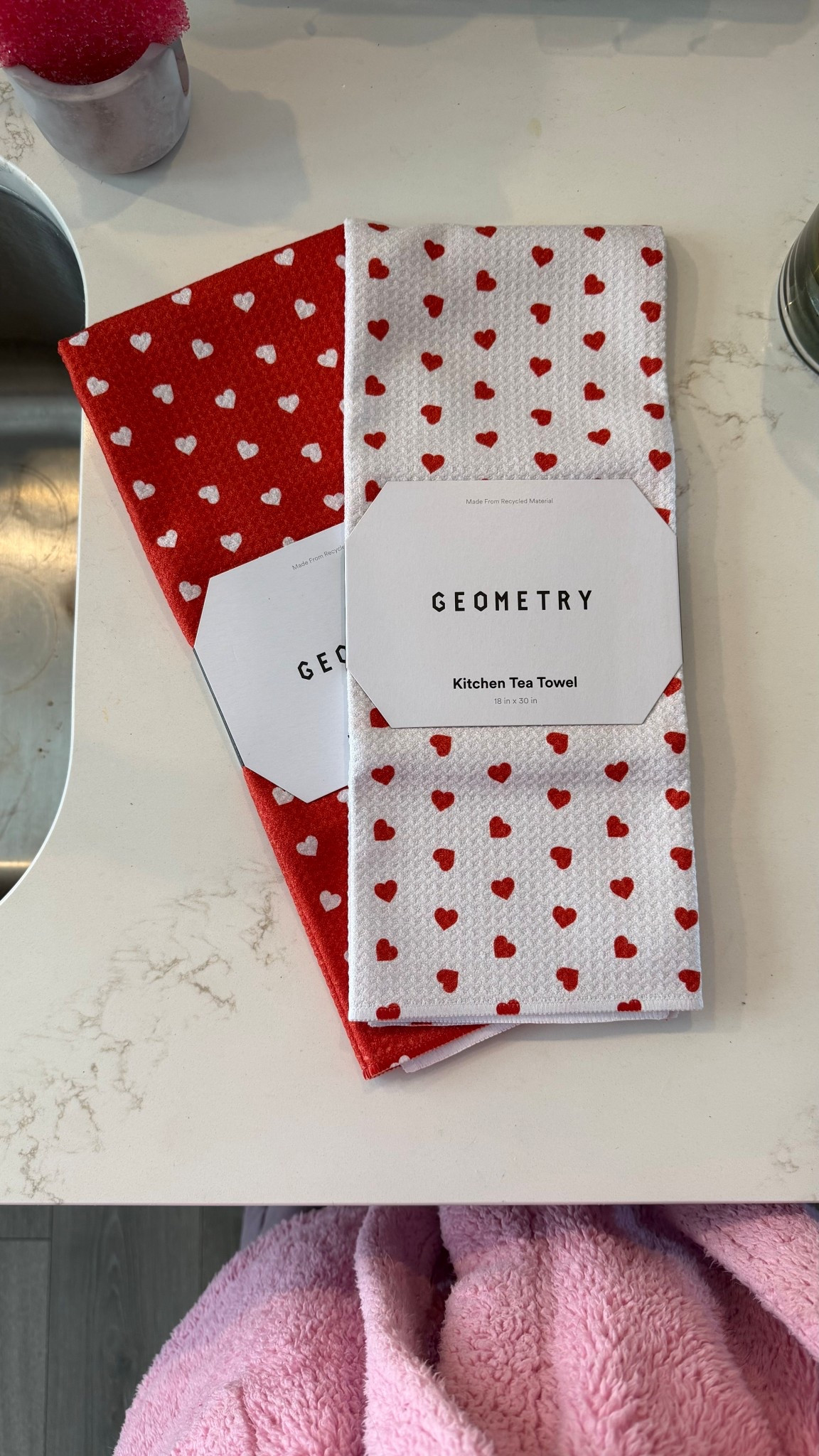 Heart eyes for my kitchen this week. 🤍
These Geometry kitchen tea towels in red + white hearts are the easiest way to add a Valentine’s Day kitchen decor moment without going full theme overload. Absorbent, quick-dry, and cute enough to leave out year-round (which is saying a lot for a towel).

Perfect for cozy kitchens, Galentine hosting, or romanticizing your morning coffee routine because… why not.



(Pup-approved aesthetic, obviously.) 🐾✨

#LTKGiftGuide #LTKHome #LTKfoodie