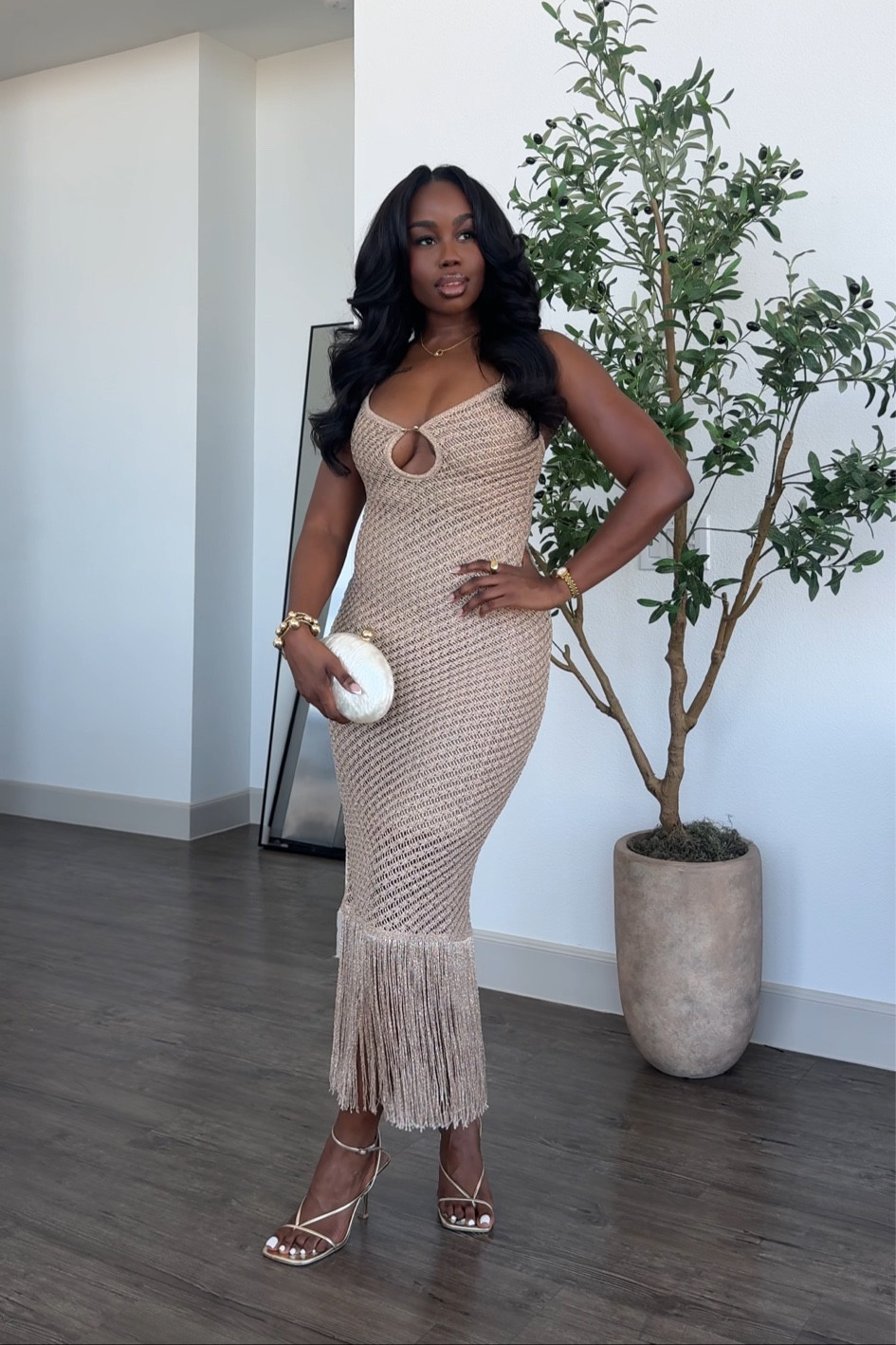 #ootd #mididress #holidayoutfit #datenightoutfit 

#LTKMidsize