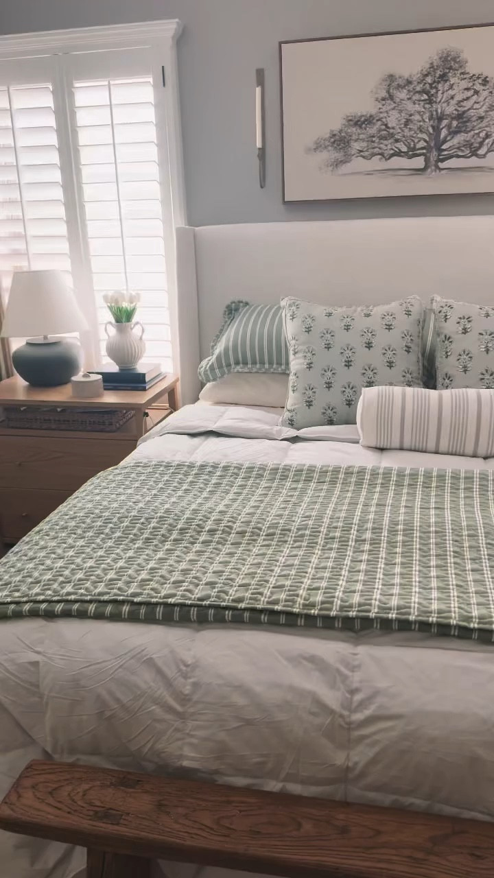 Happy first day of Spring! What better way to celebrate than with fresh and light bedding from @madisonpark_2010 
This green quilt set is lightweight and perfect for the warmer months ahead plus it’s reversible! I love the delicate leaf pattern but we all know stripes have my heart

quilt linked in stories and bio

#springbedding #springrefresh #bedding #bedroominspo #beddingdecor