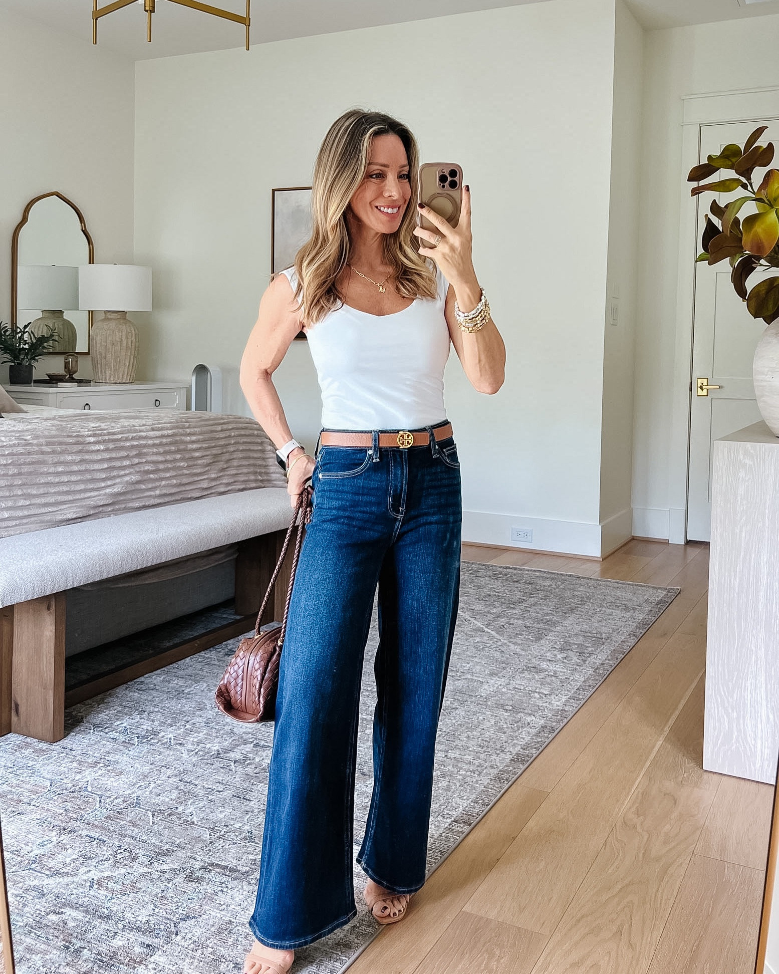 Fall style faves • I always feel so good in a bodysuit and wide leg jeans! 

Top Fit: I’m wearing a Small

Jeans Fit: I’m wearing a 25