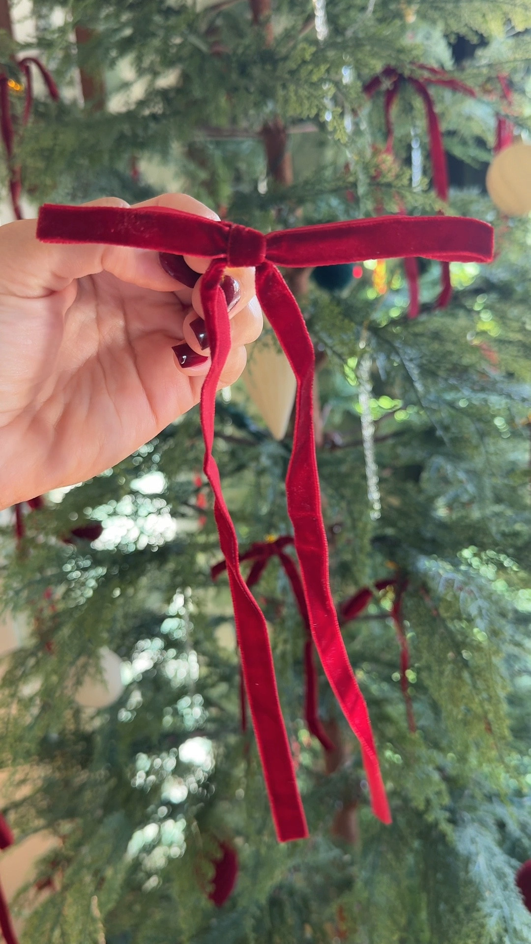 This Christmas, it’s all about bows and ice glow ✨🌲 

#christmastree #christmasdecor #homedecor

#LTKHome #LTKSeasonal #LTKHoliday