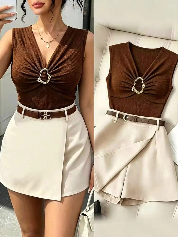 Easura Plus Size Women's Elegant Brown 2-Piece Set, Metal Buckle Pleated Bust Top And Skorts, Sum... | SHEIN