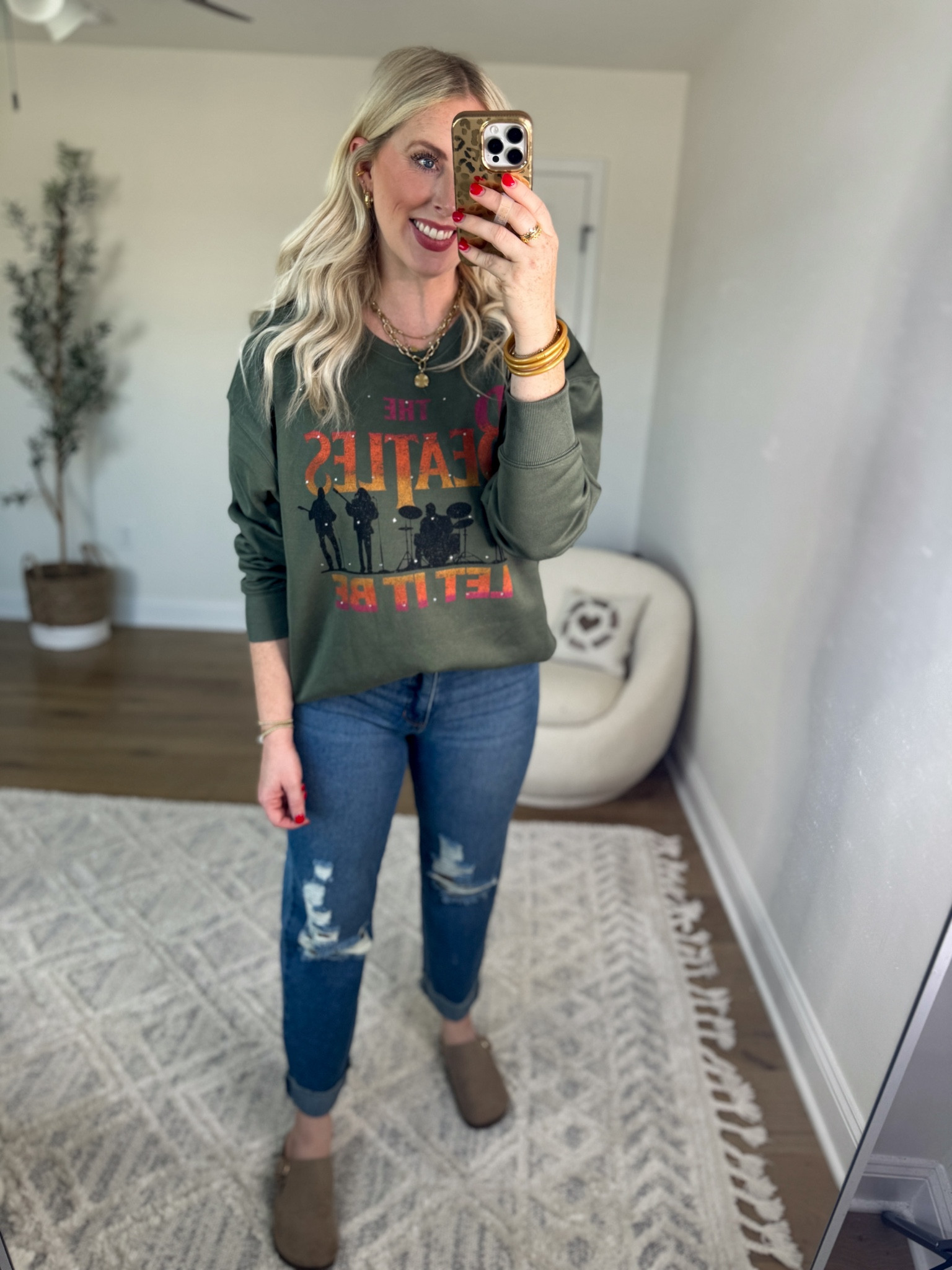 Daily try on, time and tru, graphic sweatshirt, Walmart outfit, Walmart fashion, Walmart try on, boyfriend jeans, clog 

#LTKSeasonal #LTKFindsUnder50 #LTKStyleTip