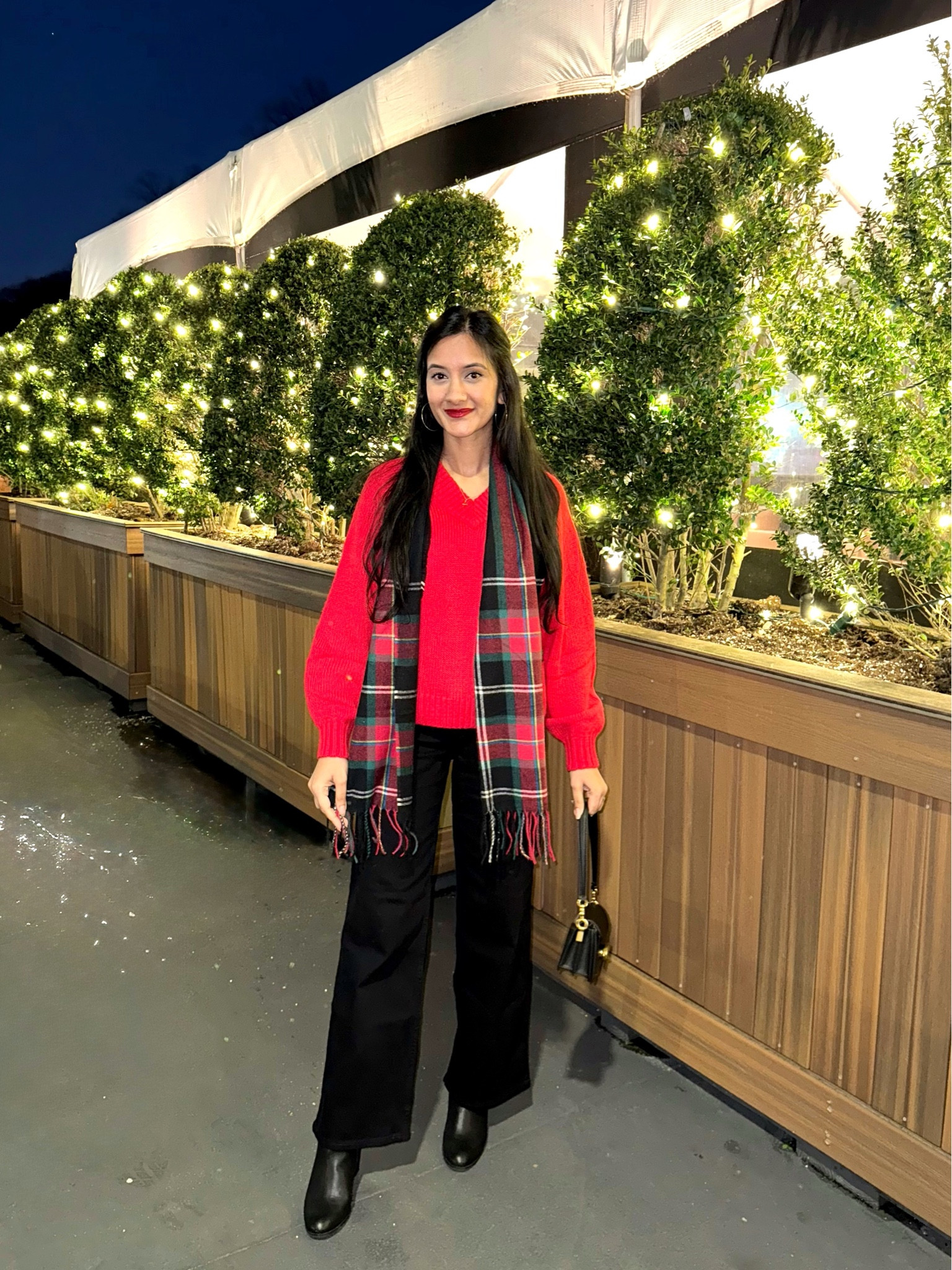 Wearing XS in sweater and 4s in jeans 

winter outfit // old navy winter outfit 