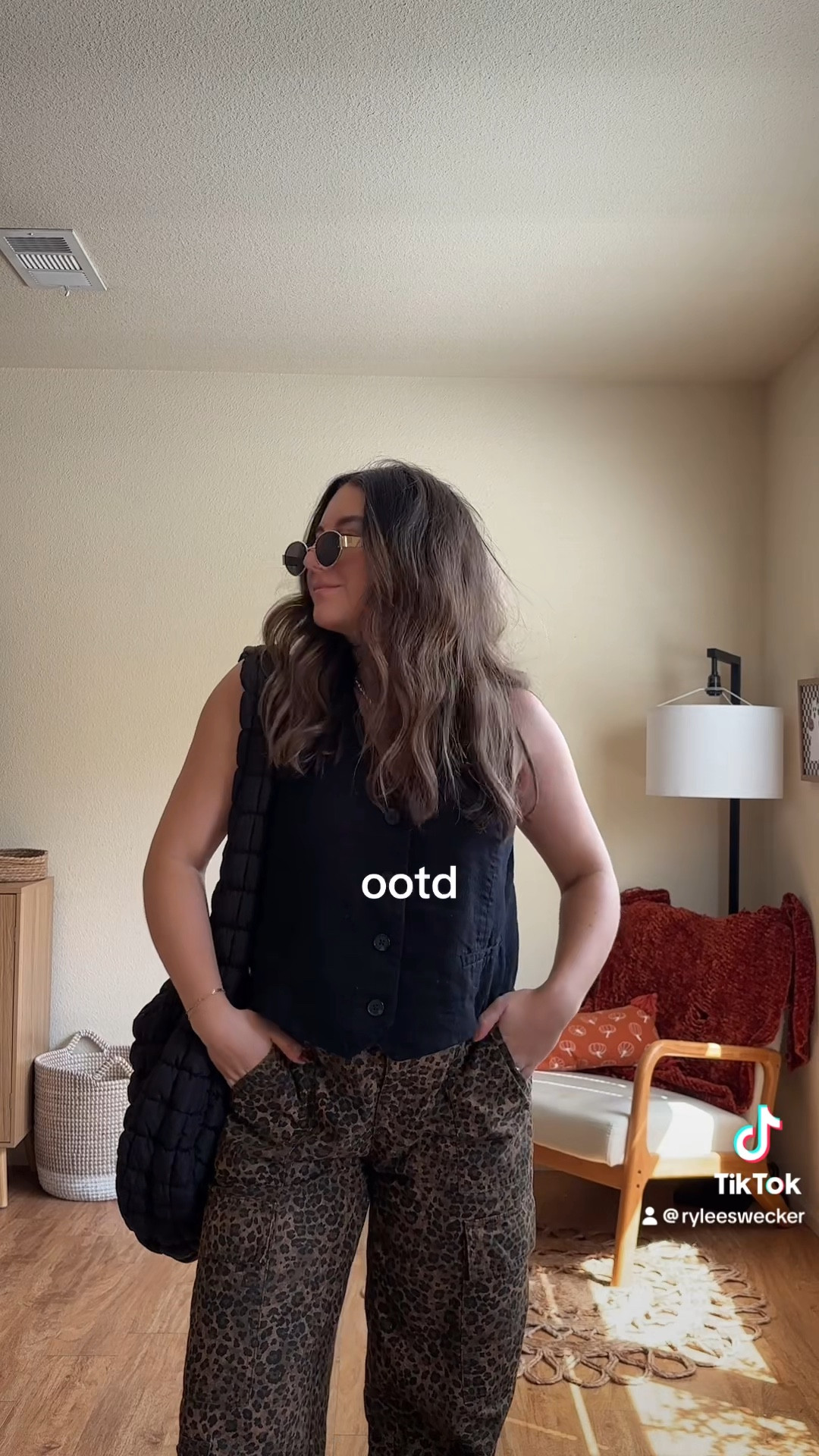 these cheetah pants are everything 🤍🫶🏻🐆 