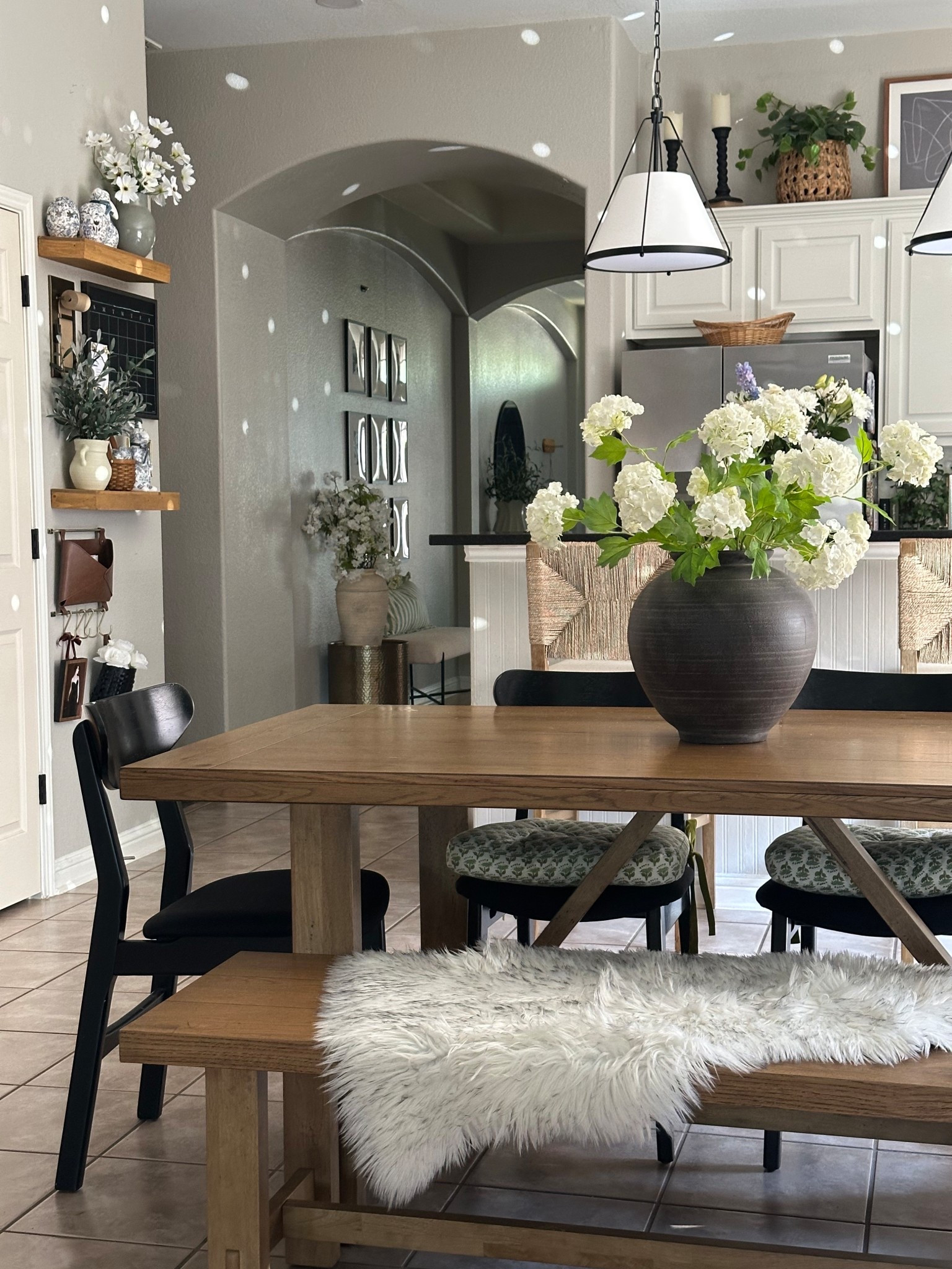 Kitchen views! 🖤🏡🫶🏼

#LTKHome #LTKSeasonal