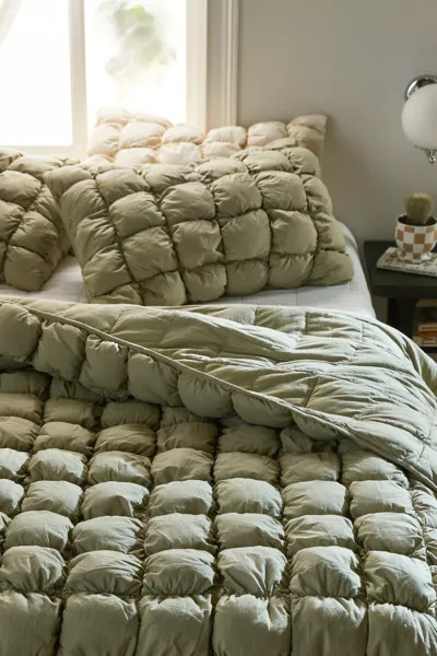 Marshmallow Puff Comforter | Urban Outfitters (US and RoW)