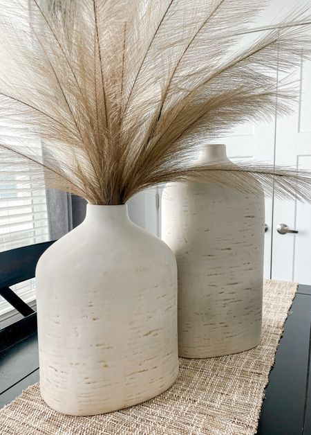 Size difference between my two Hearth and Hand vases from this years spring collection. 

Vase • Ceramic Vase • Neutral Vase • Neutral Home Decor • Neutral Home • Hearth and Hand • Magnolia • Pampas Grass

#ceramicvase #neutralhomedecor #homedecor #hearthandhand

#LTKhome #LTKunder50 #LTKSeasonal