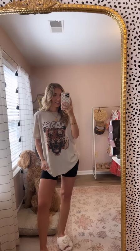 Mountain Moverz has awesome graphic tees! Check them out at the link below. And don't forget to use discount code MOREEWITHMO.

Country concert outfit
Summer outfits
Travel outfit
Country concert
Graphic Tee

#LTKFestival #LTKFindsUnder50 #LTKSeasonal