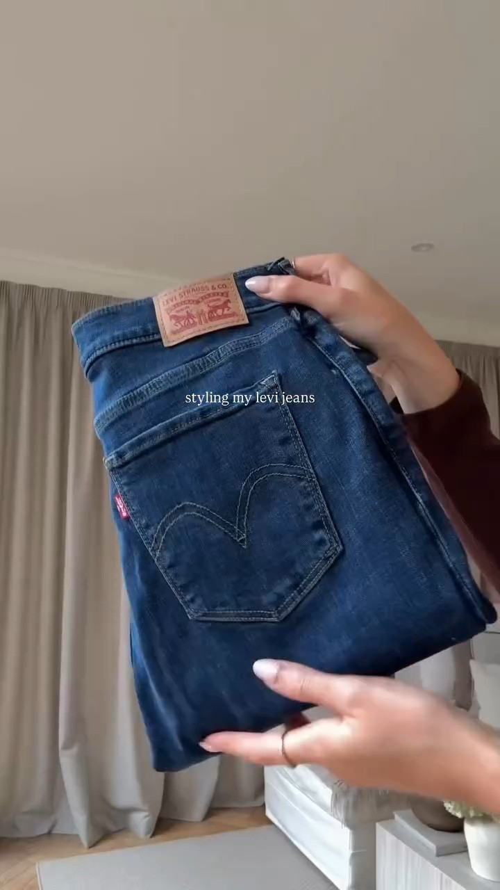 #AD. No one does jeans like @levis 👏🏼 psa these are currently on sale on Amazon with up to 30% off (ends 8th Oct!!). 


#amazonprimeday #amazon #levi #levijeans #autumnfashion #outfitinspo #ootd #autumnstyle #denimjeans #bluejeans #outfitideas #jeansoutfit #grwm

#LTKxAmazon #LTKjeans #LTKautumn