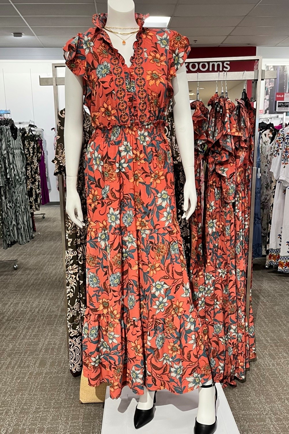 This floral maxi dress is fall wedding guest ready and on sale today @Kohl's 

Date night outfits, outdoor wedding, back yard wedding, special occasion dress, semi formal wedding guest dress, party dress, event dress, wedding guest dress summer, summer outfits, summer dresses, fall dresses, daytime wedding, outdoor wedding.

#LTKWedding #LTKSeasonal #LTKSaleAlert
