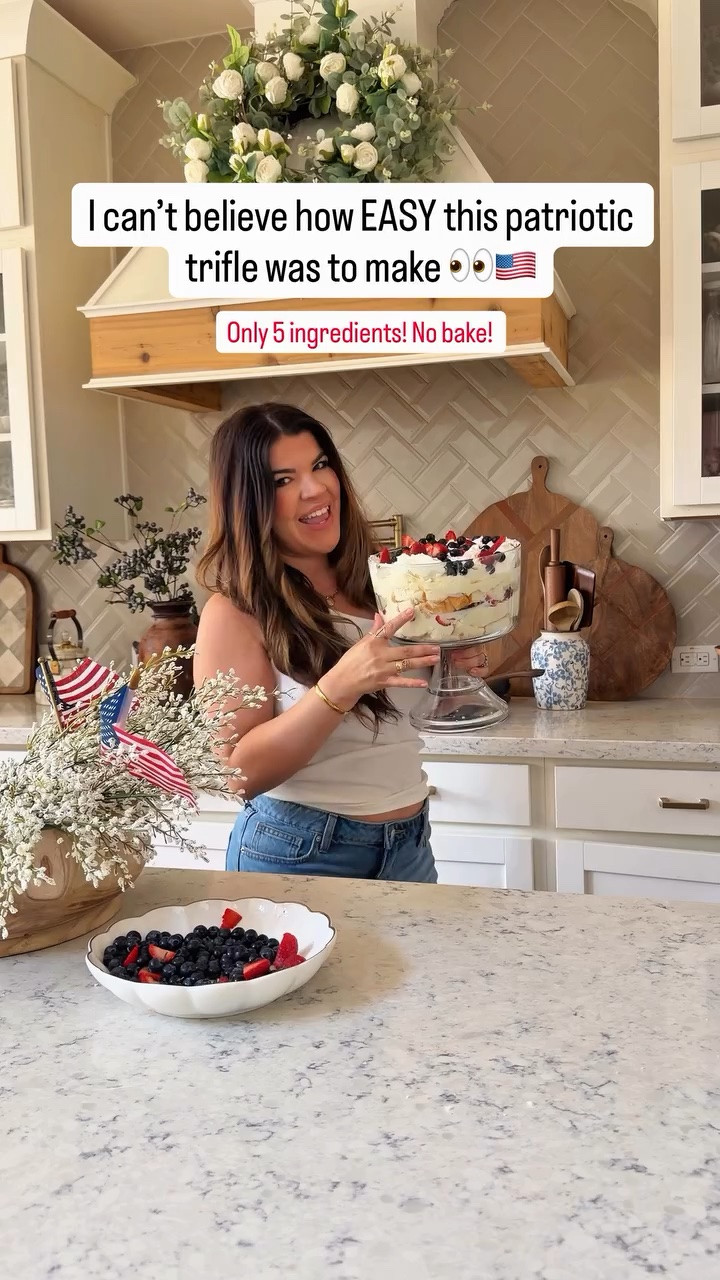 I’ll send links to my trifle dish, comment dessert for links! 🇺🇸 This patriotic trifle may be my favorite no bake dessert yet 👀
Made with just 5 ingredients and SO easy for Memorial Day, Fourth of July, summer parties, BBQs, or hosting at home!

✨ Angel food cake
✨ No bake cheesecake filling
✨ Strawberries
✨ Blueberries
✨ Cool Whip

The easiest red white and blue dessert idea that looks cute and tastes amazing ❤️🤍💙